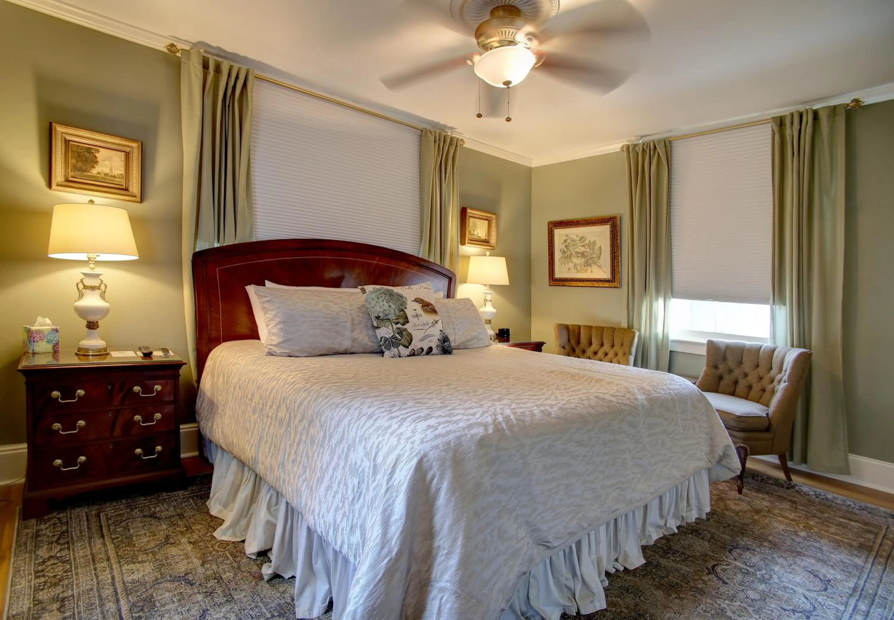 Bedroom, Bed in Azalea Inn and Villas