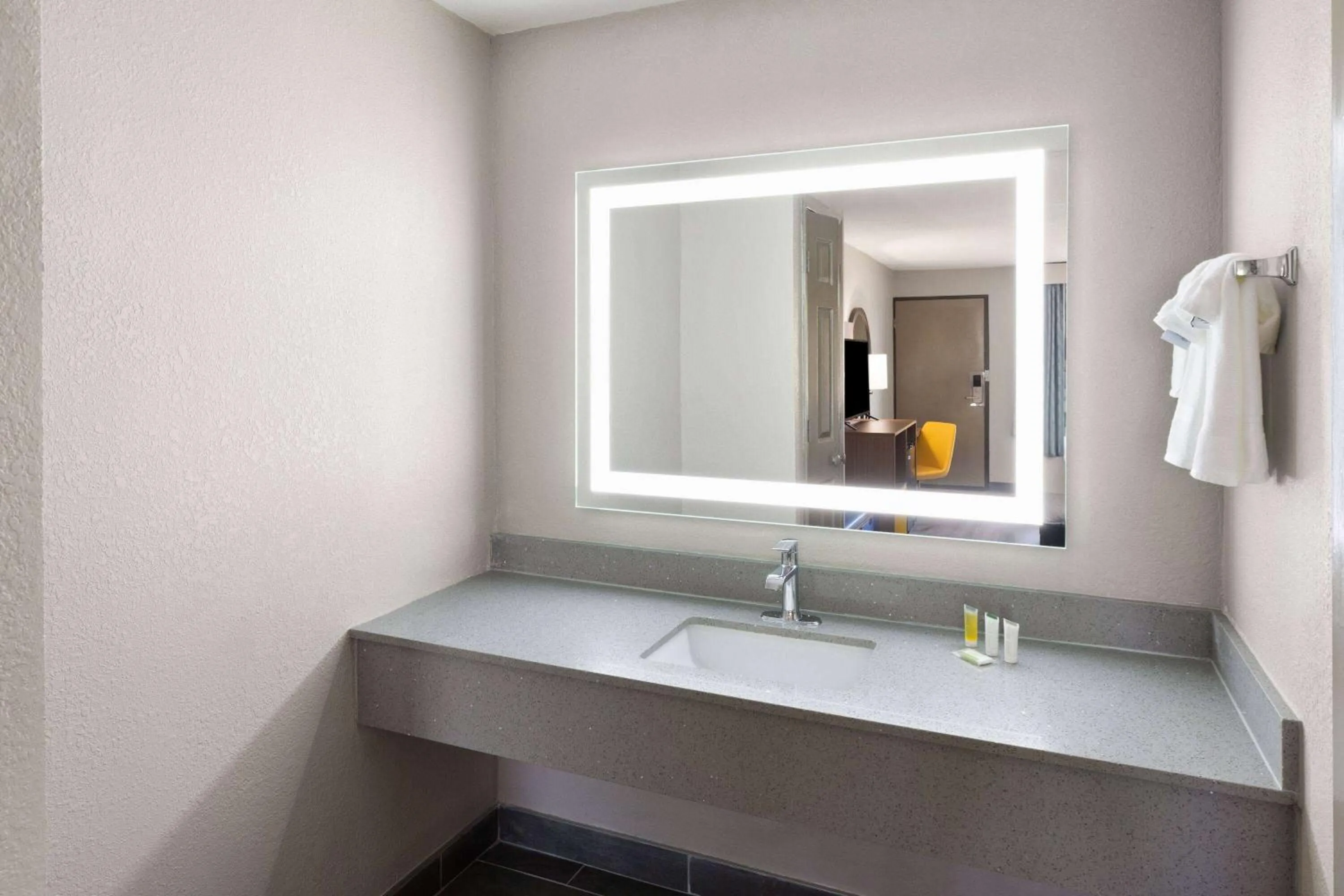 Bathroom in Days Inn & Suites by Wyndham Vicksburg