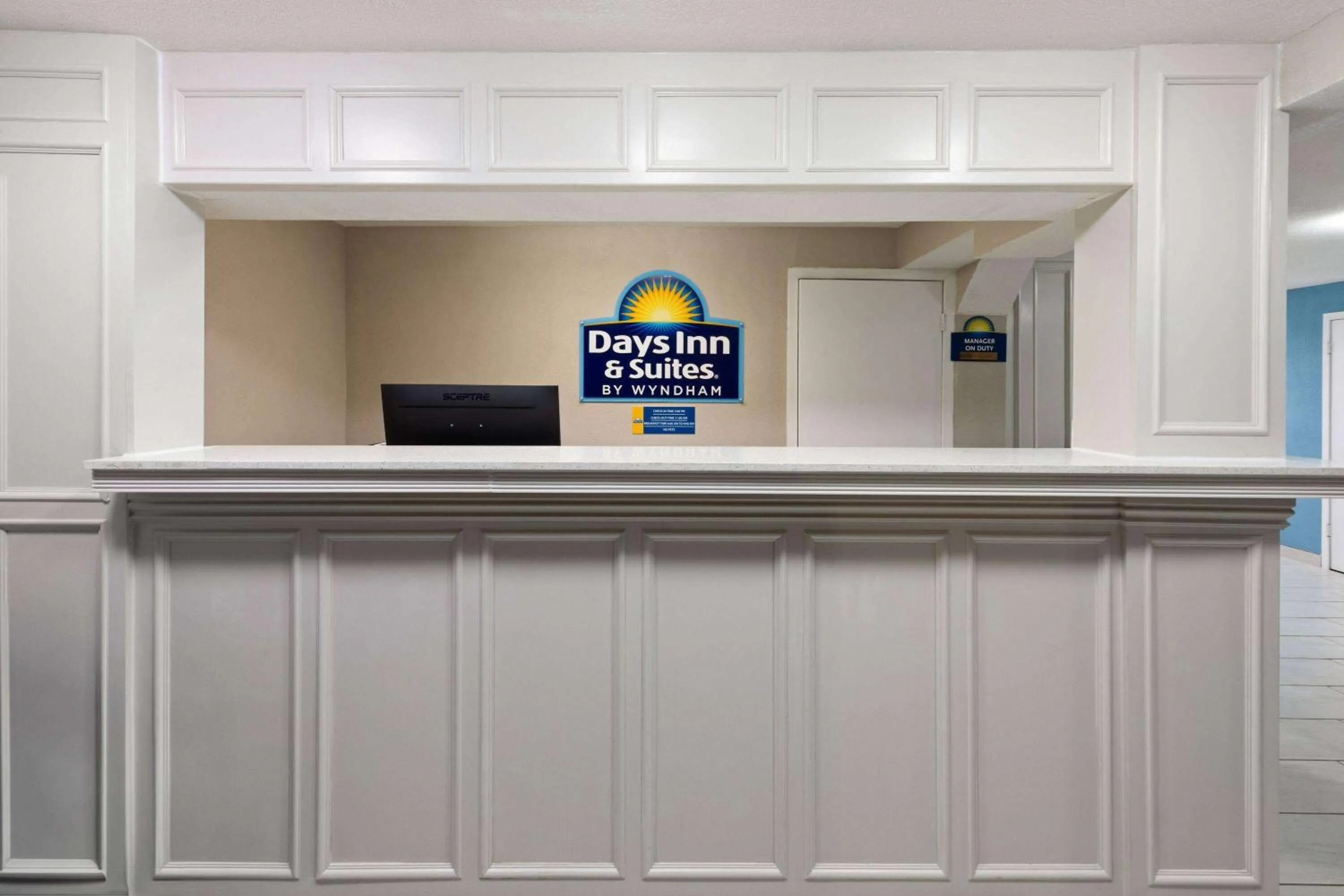 Lobby or reception in Days Inn & Suites by Wyndham Vicksburg