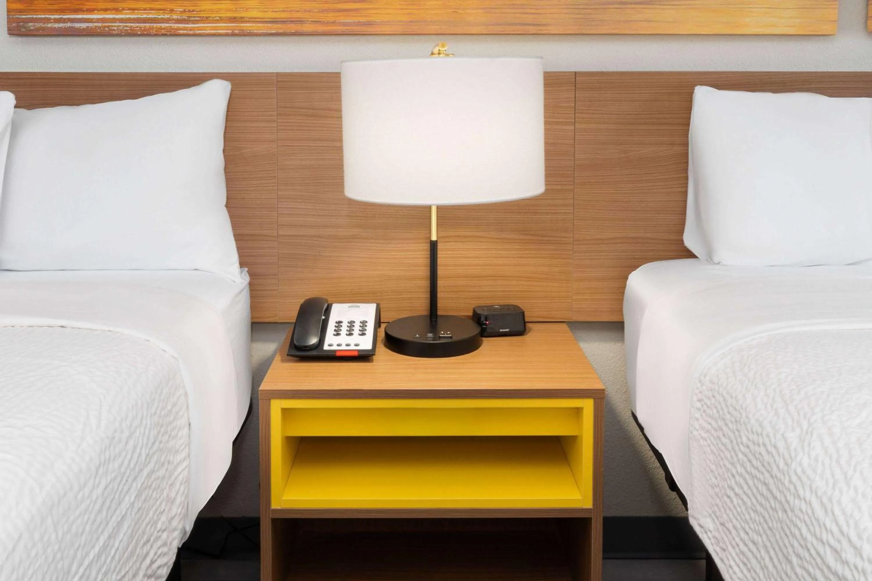 Photo of the whole room, Bed in Days Inn & Suites by Wyndham Vicksburg