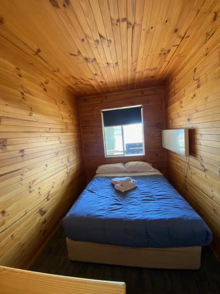 Bedroom, Bed in Anglers Reach Lakeside Village