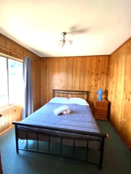 Bedroom, Bed in Anglers Reach Lakeside Village