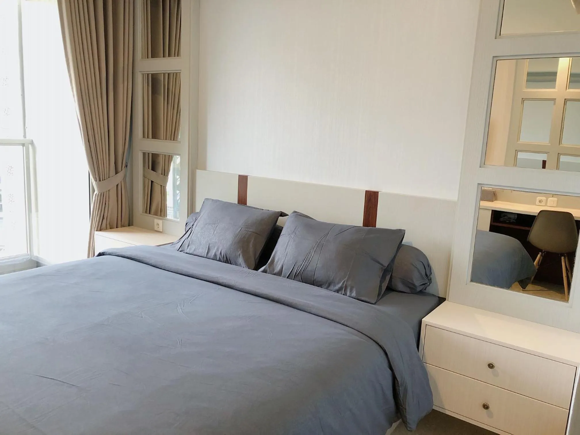 Bed in Gold Coast PIK Sea View Apartments by LongeSuites