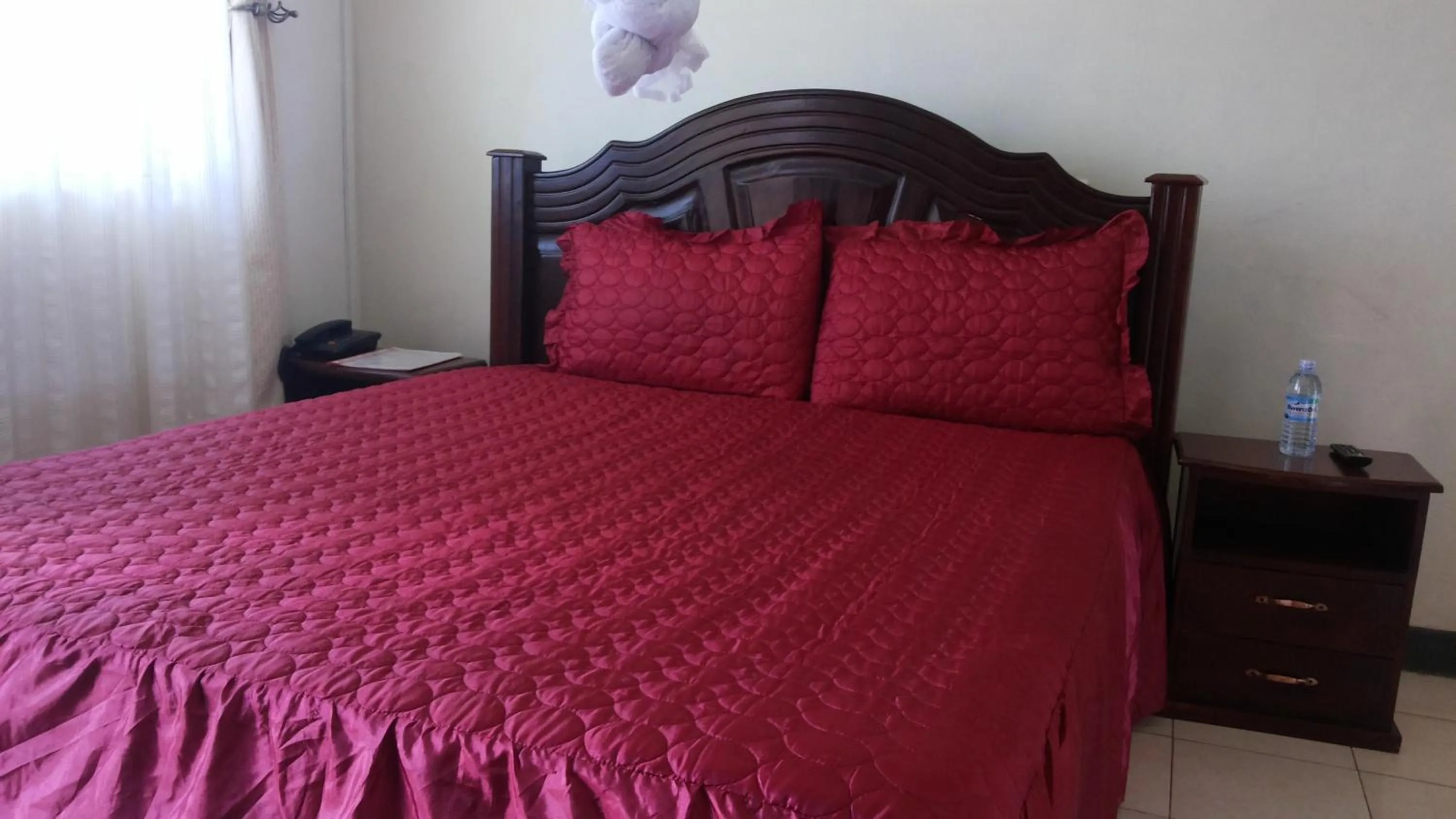 Bedroom, Bed in Westcliff Hotel