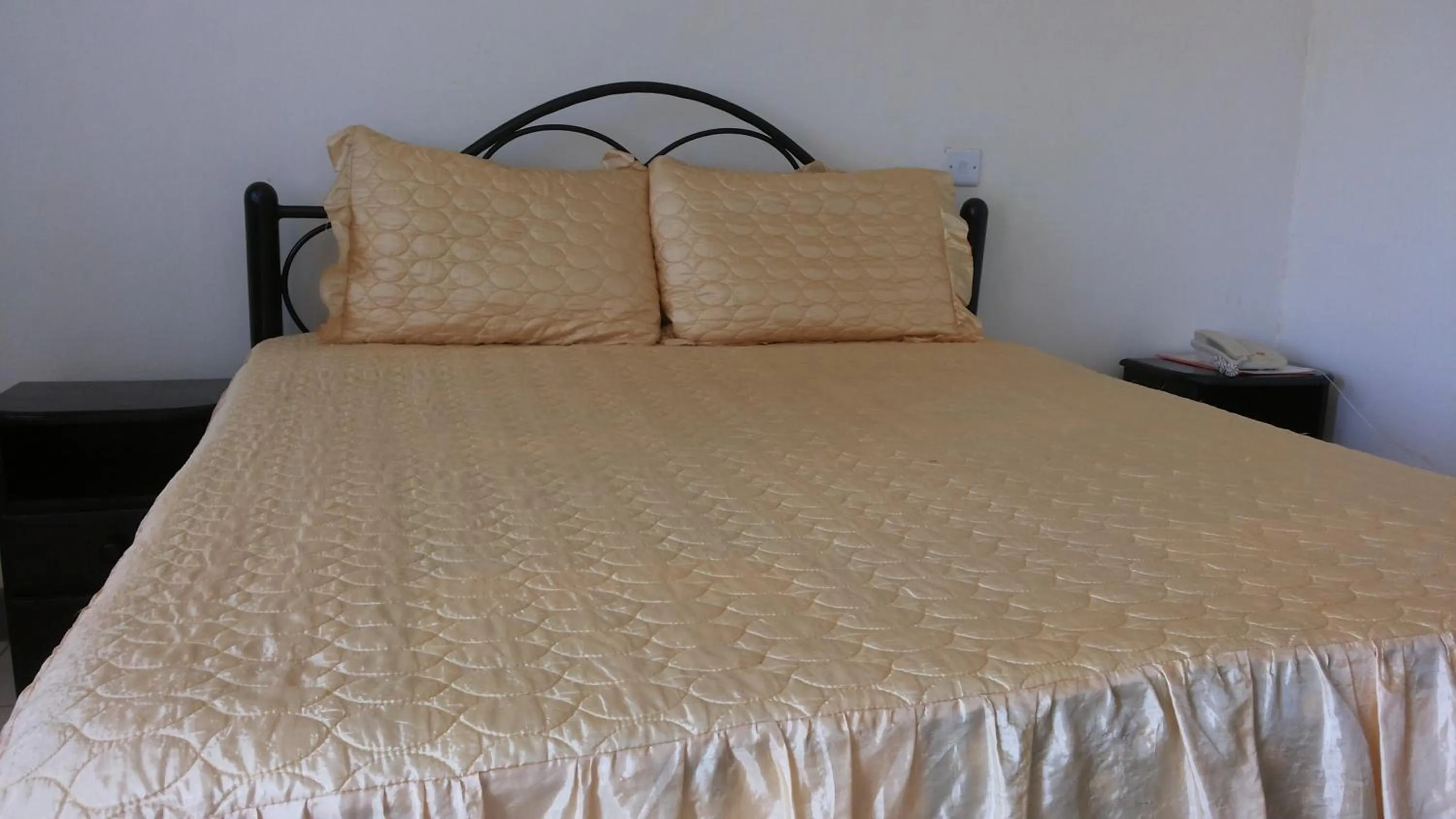 Bed in Westcliff Hotel