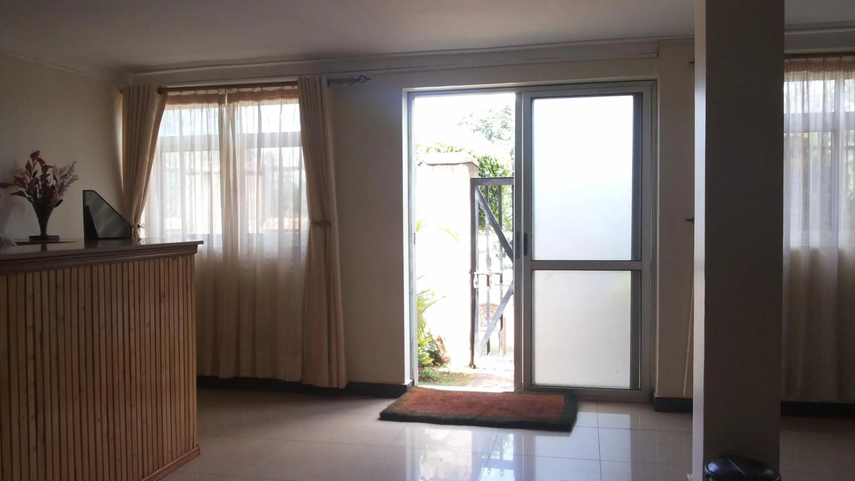 Facade/entrance in Westcliff Hotel