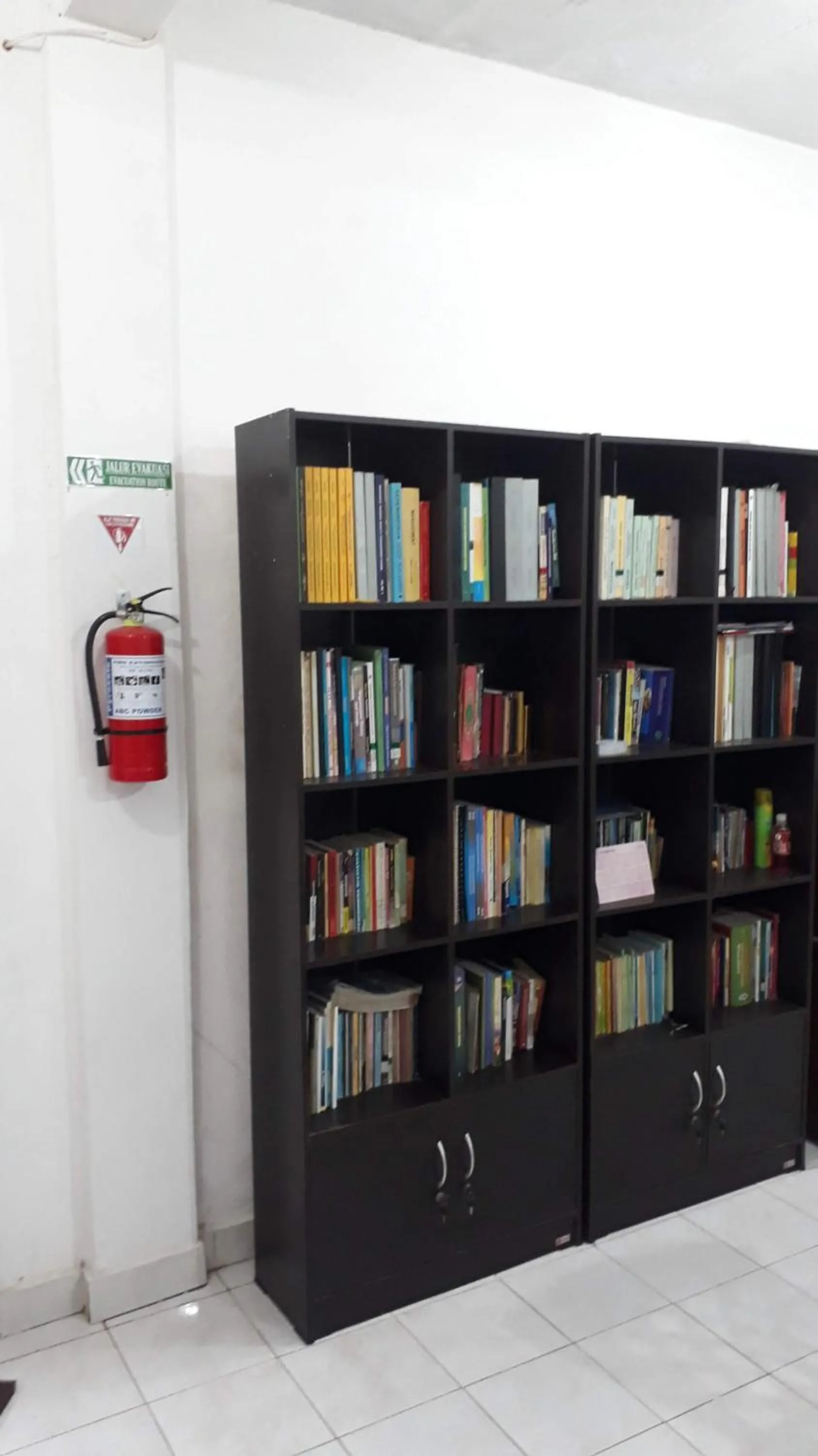 Library in BUMiMi HOMESTAY