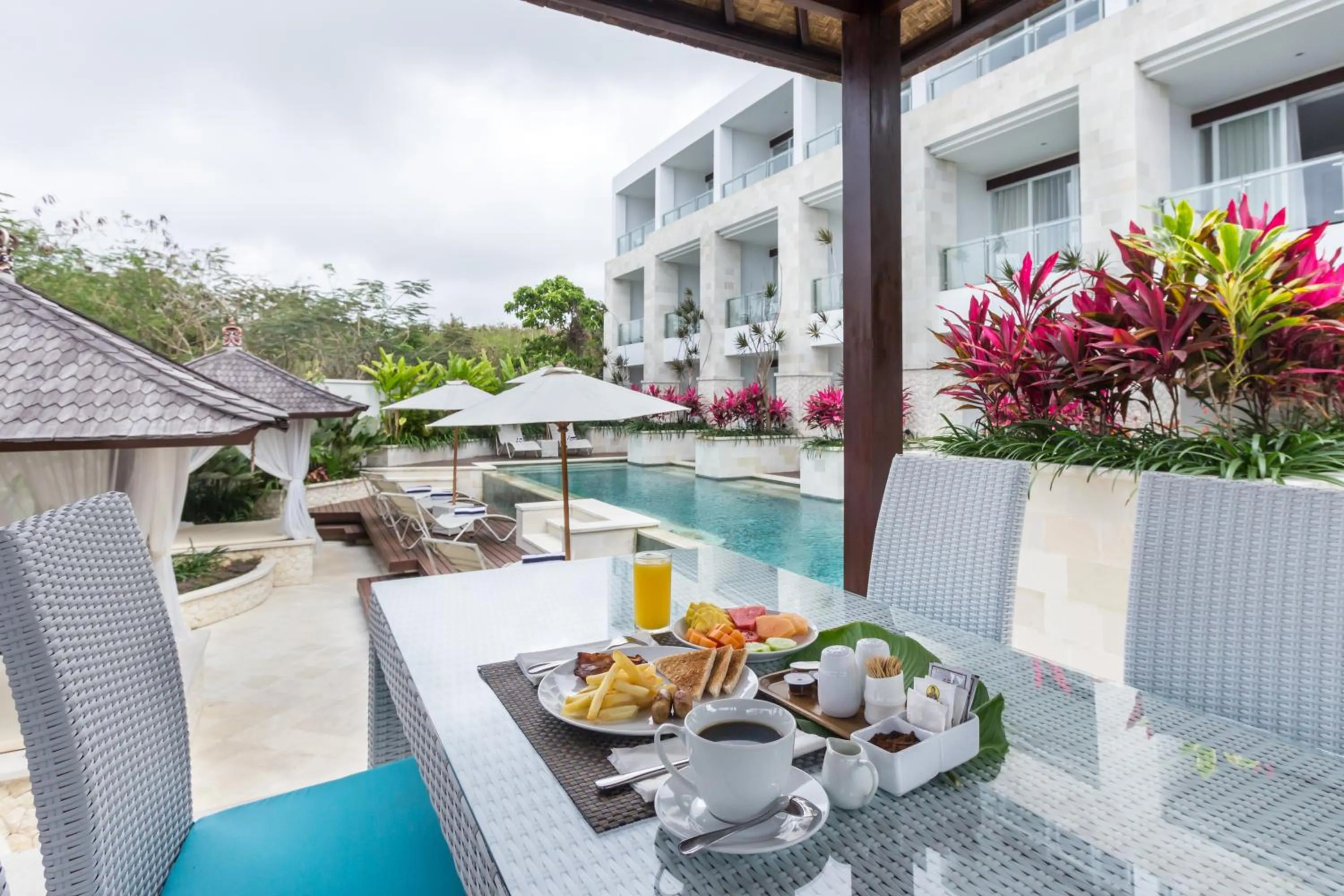 Breakfast in Adhiloka