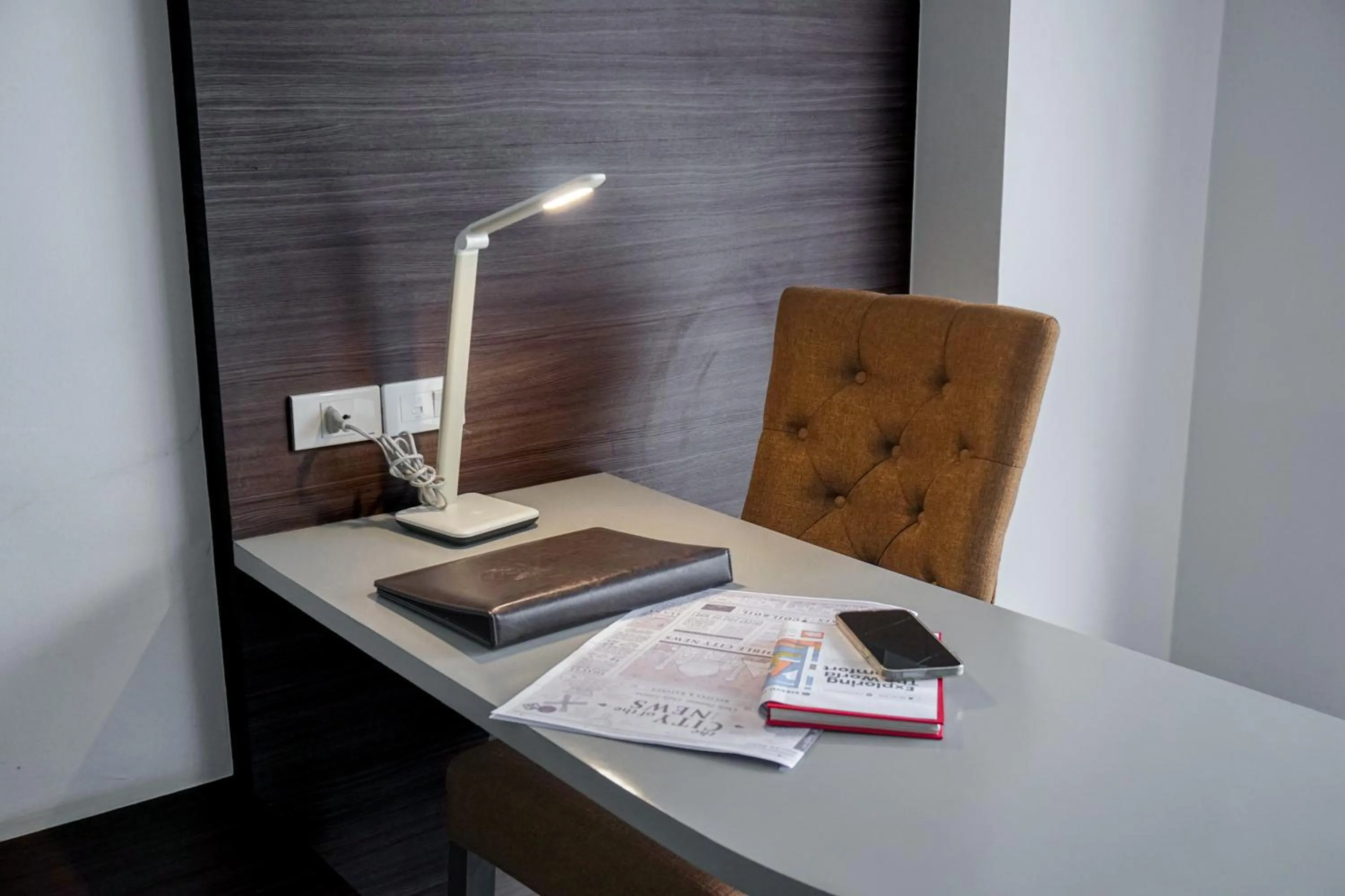 Seating area in Alfahad Hotel