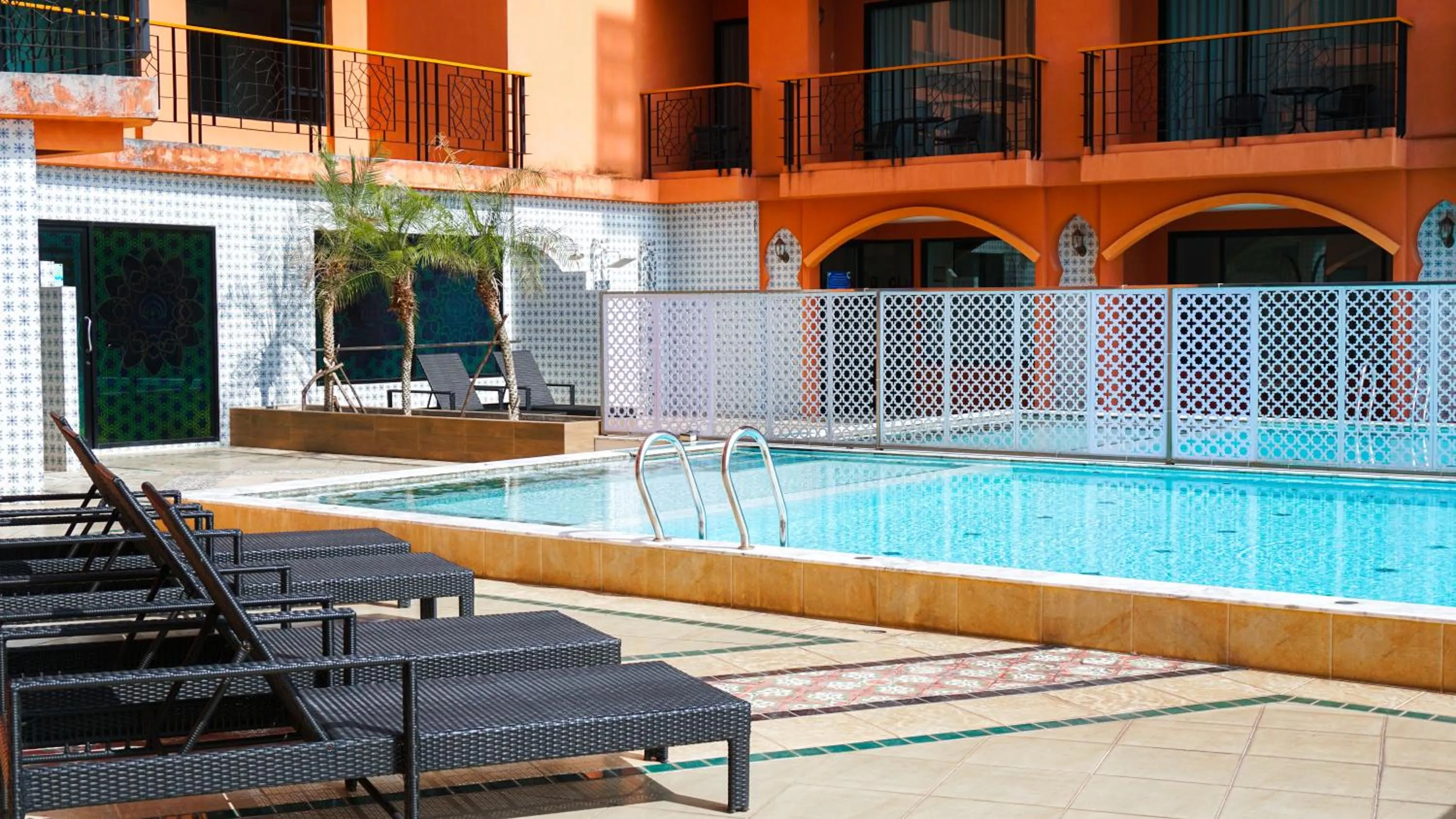 Swimming pool in Alfahad Hotel