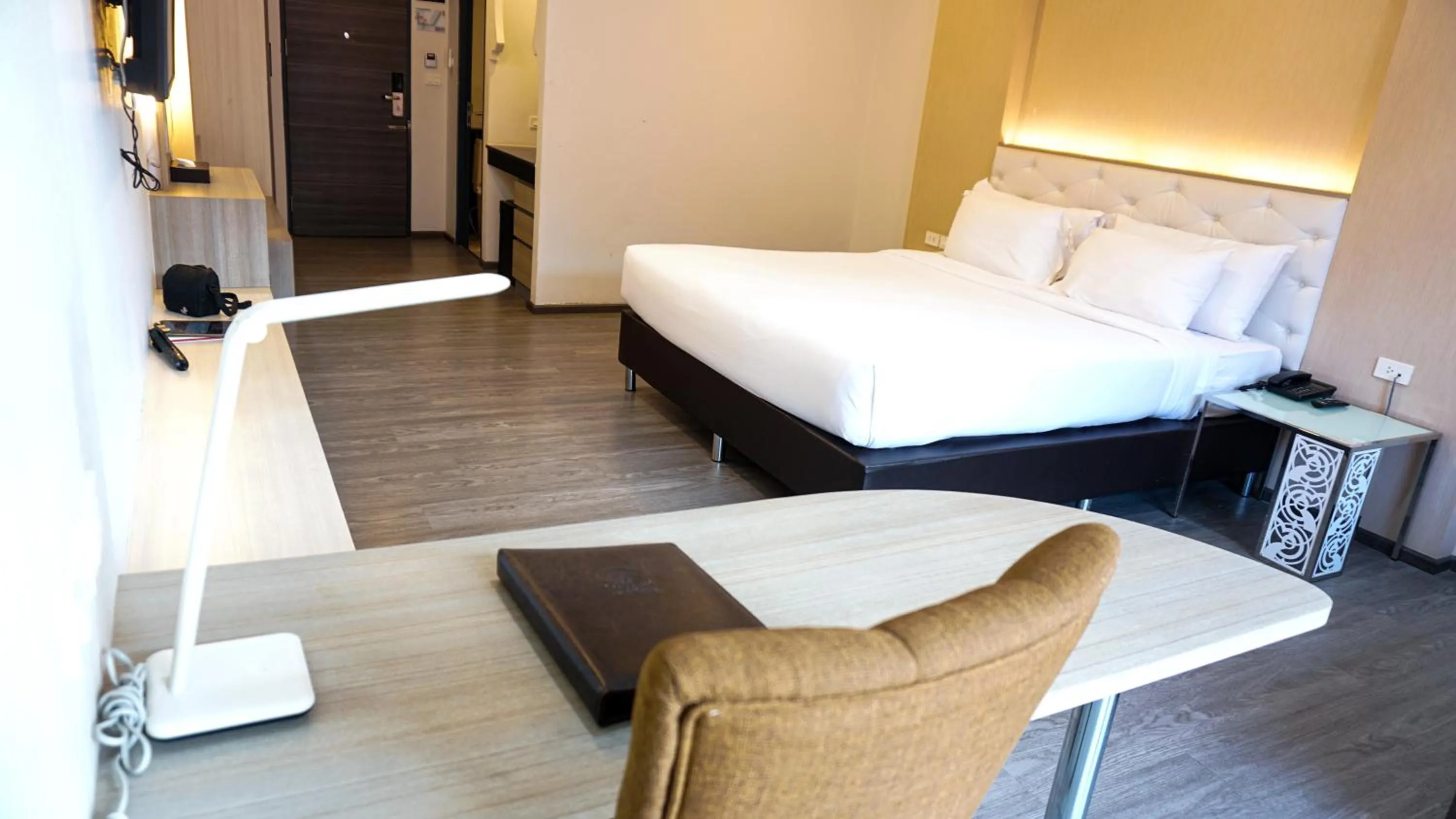 Photo of the whole room in Alfahad Hotel