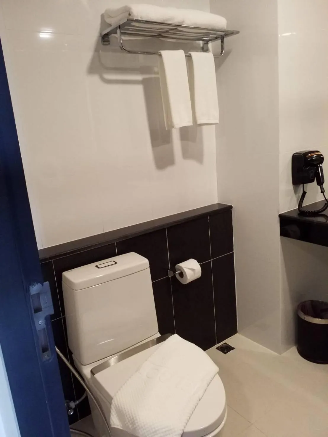 Deluxe Twin Room in Alfahad Hotel