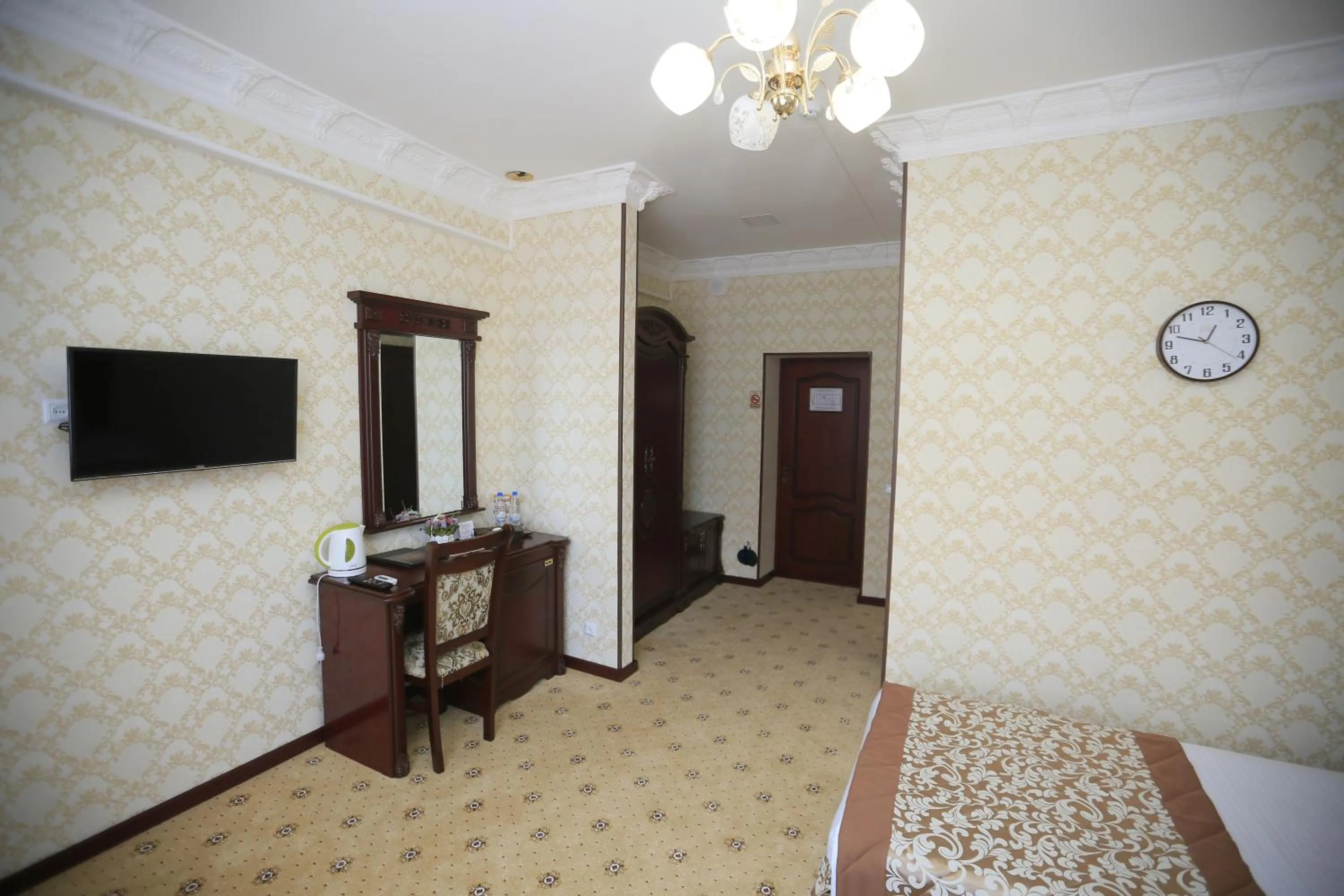 TV and multimedia in Asia Hotel Fergana