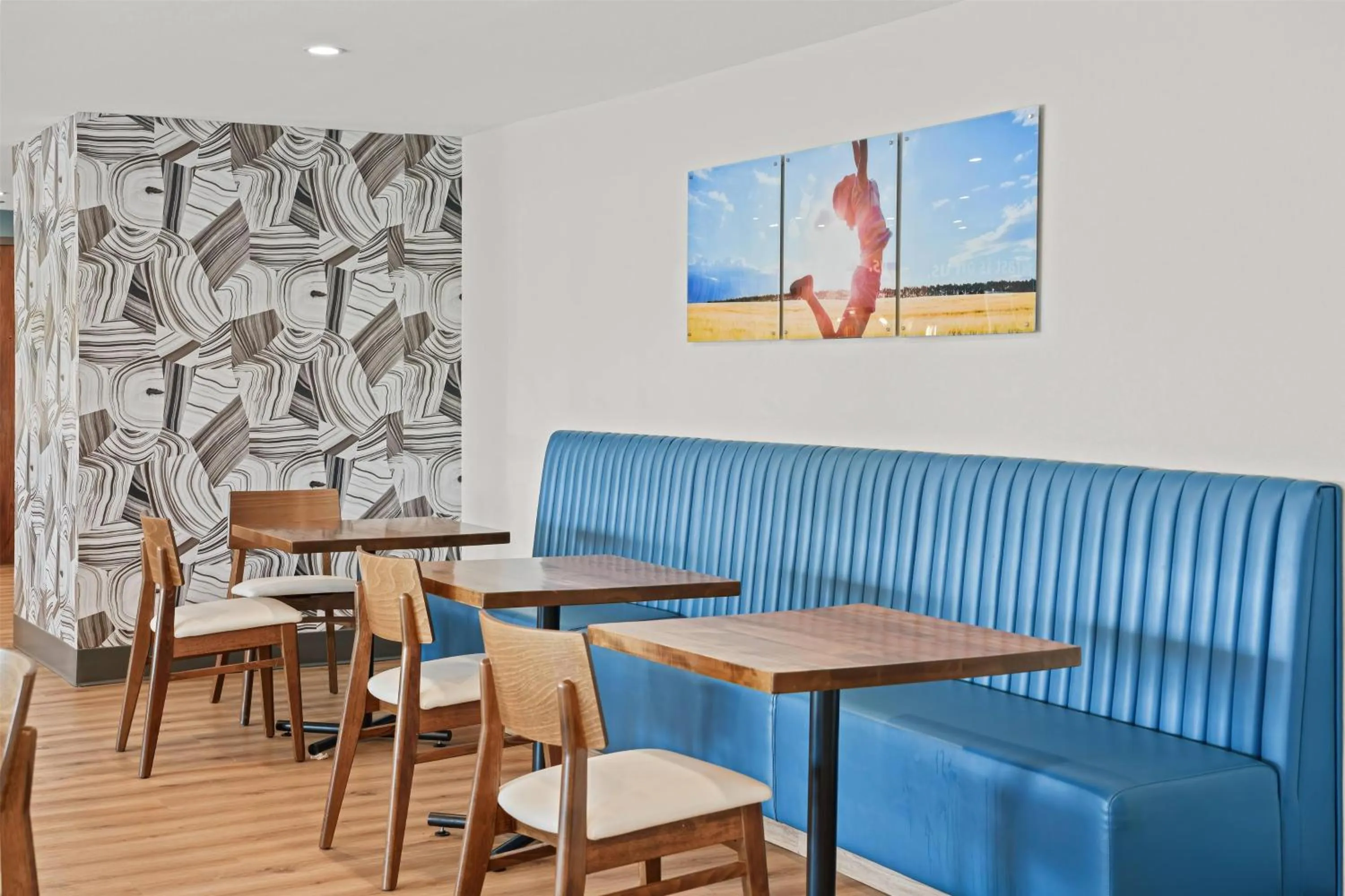 Restaurant/places to eat in Days Inn by Wyndham Regina