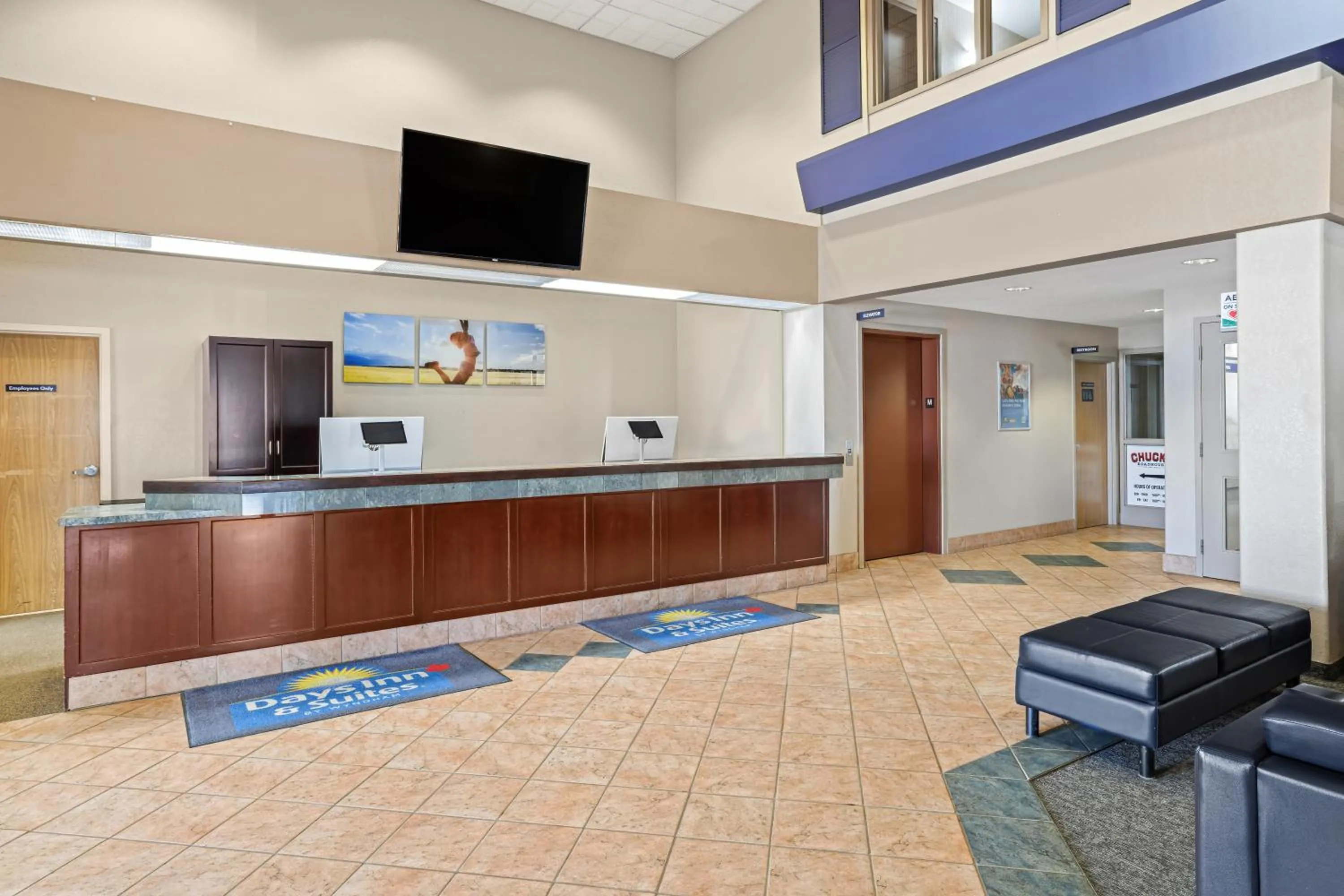 Lobby or reception in Days Inn & Suites by Wyndham Winkler