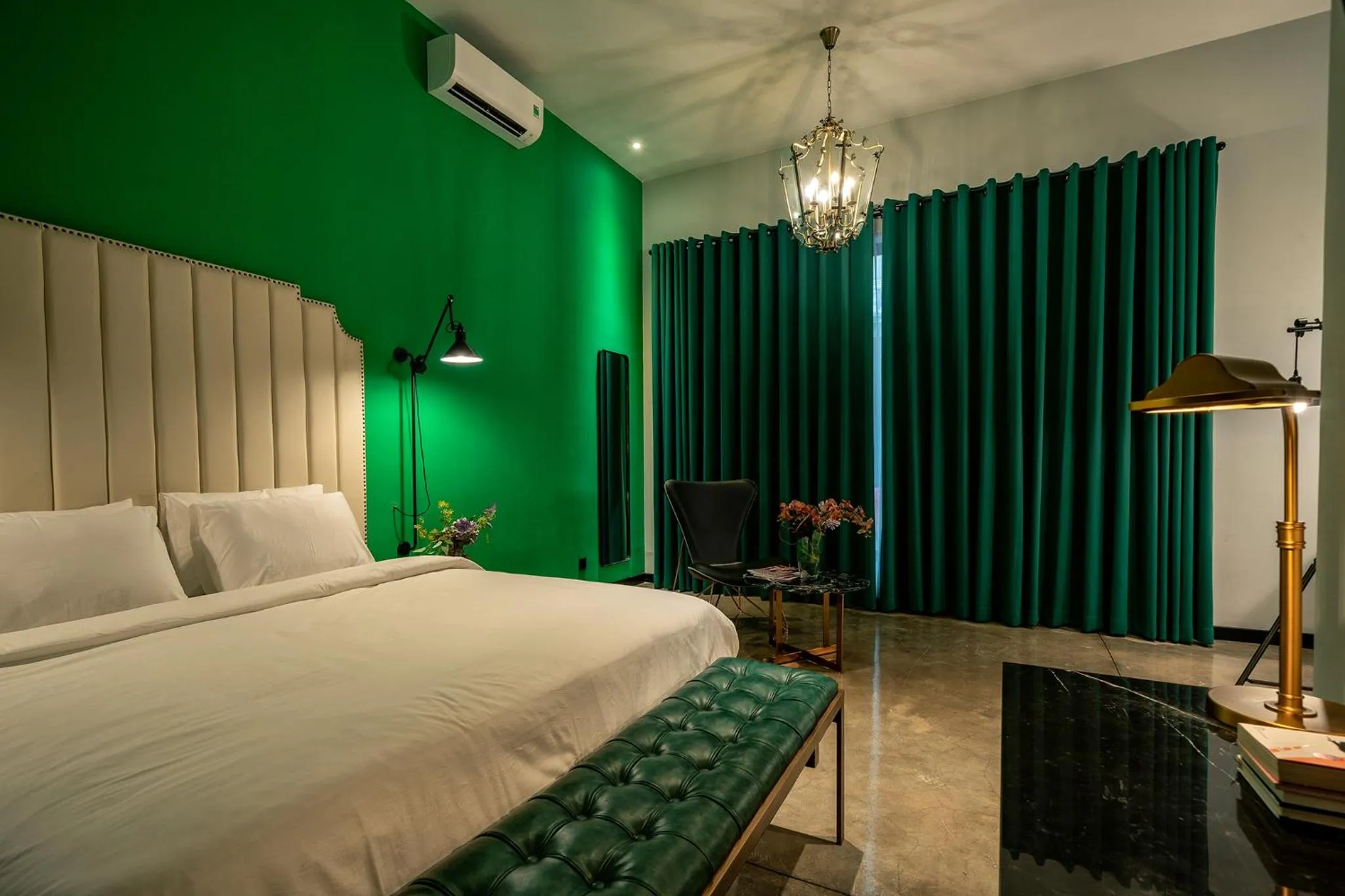 Photo of the whole room, Bed in HOTEL le JARDIN SECRET saigon