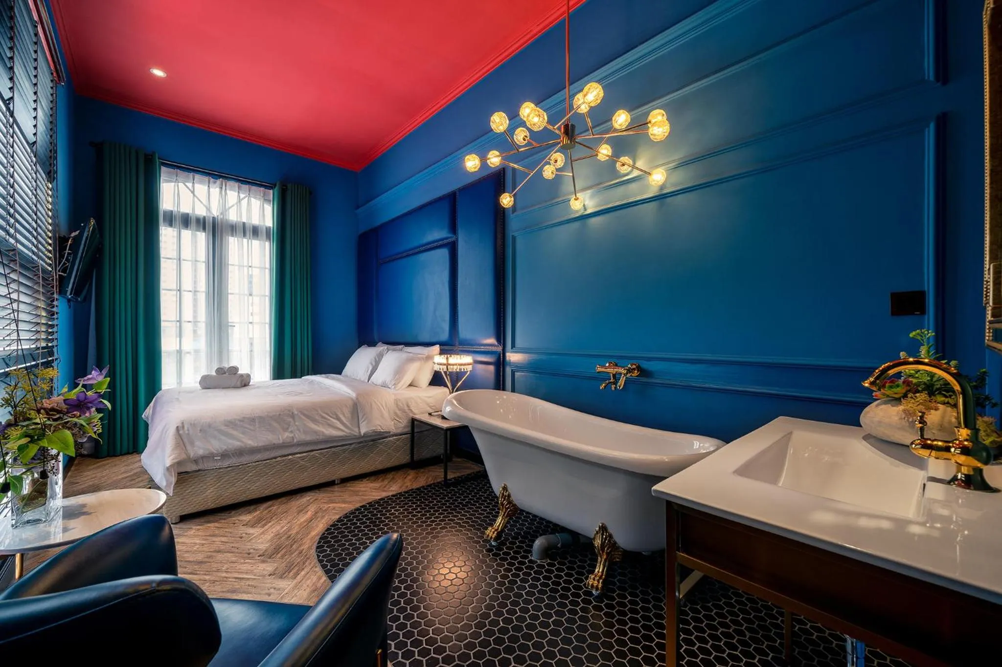 Bed in HOTEL le JARDIN SECRET saigon