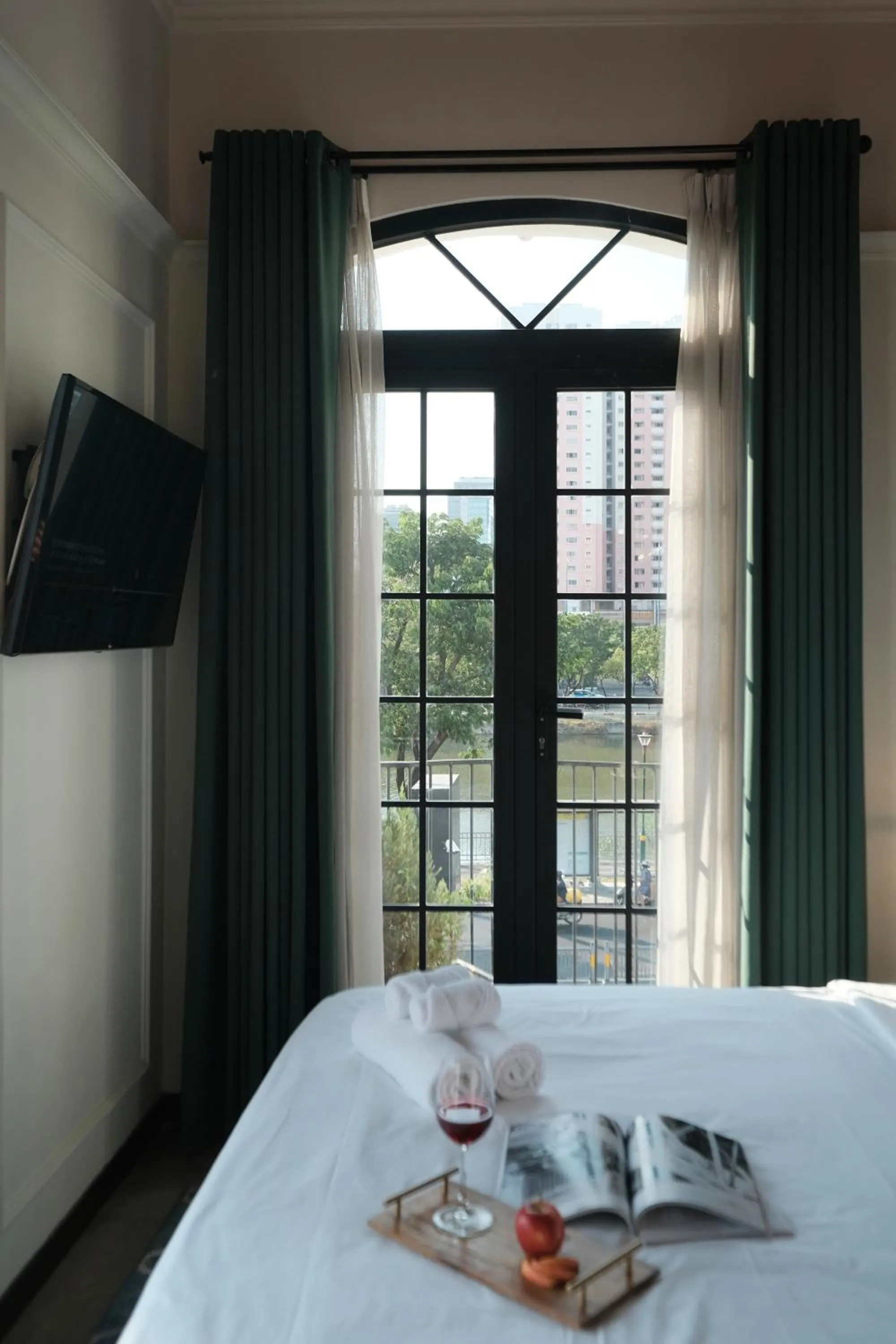 Bed in HOTEL le JARDIN SECRET saigon