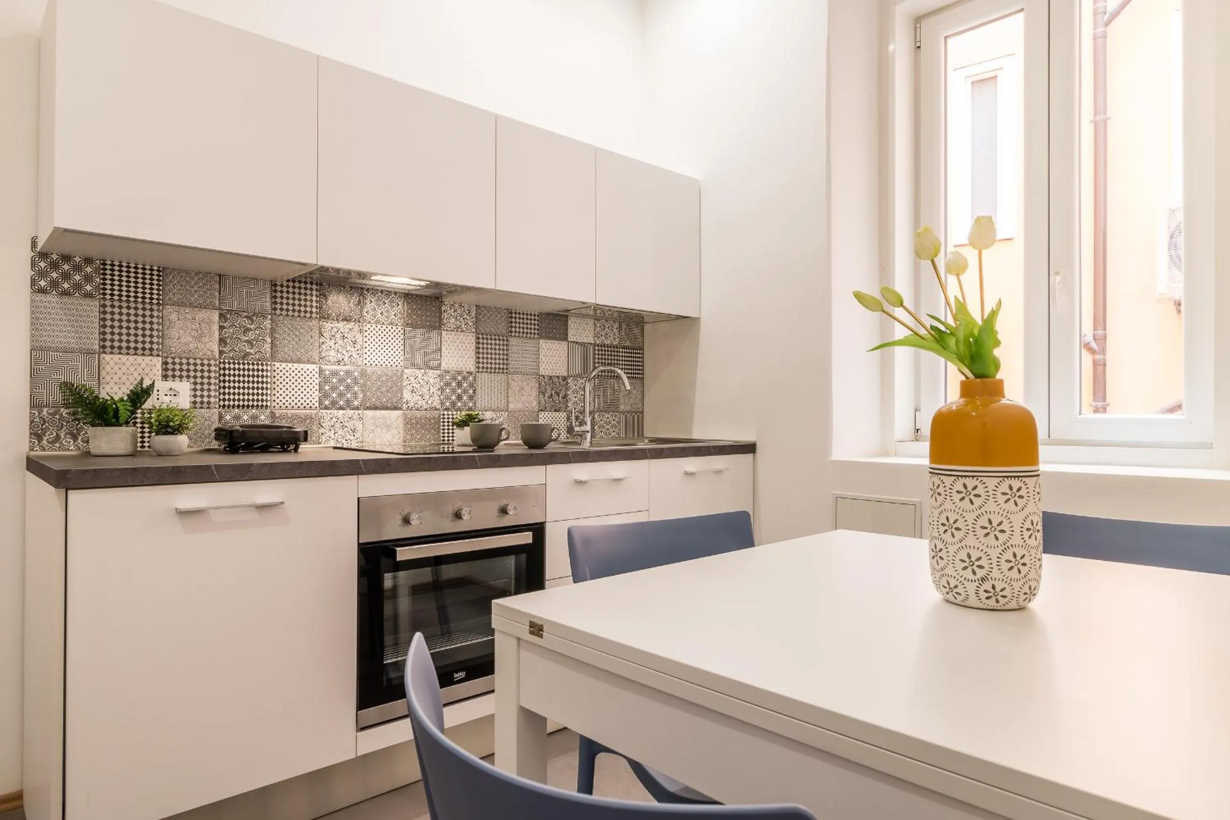 Elegante 8 posti vicino alla stazione - Grey e Blu