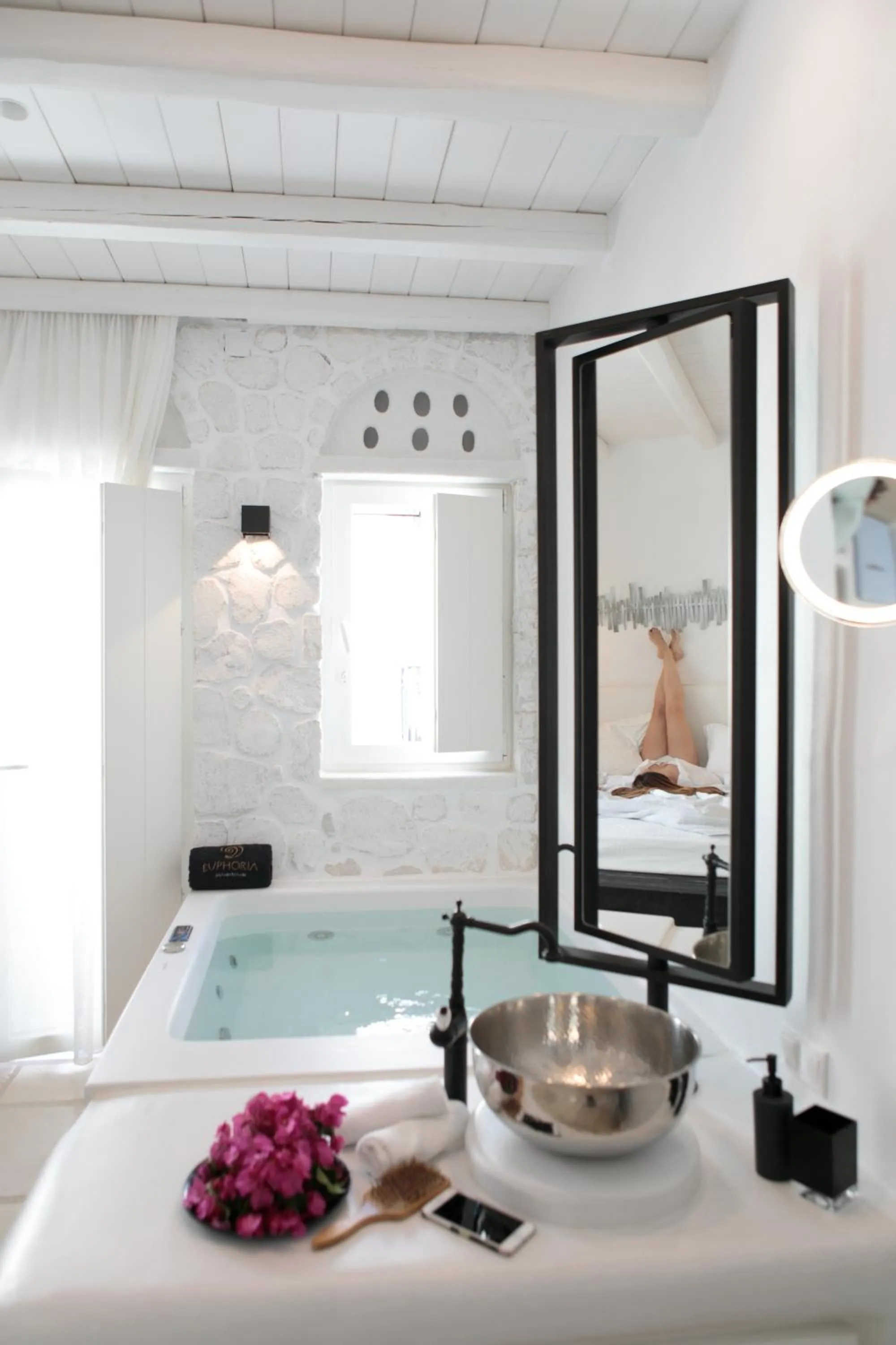 Massage, Bed in Euphoria Downtown