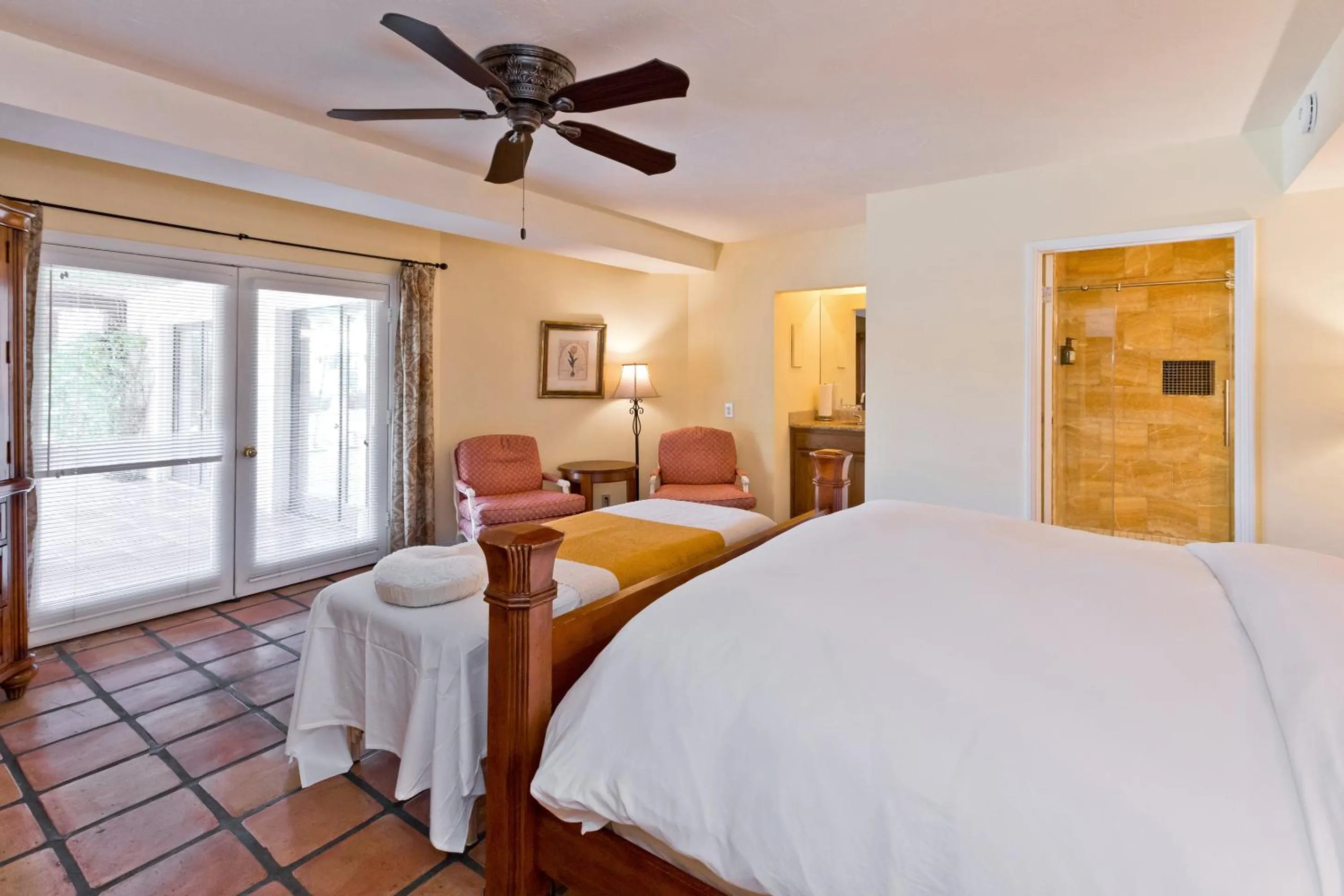 Pool view, Bed in La Maison Hotel - Adults Only