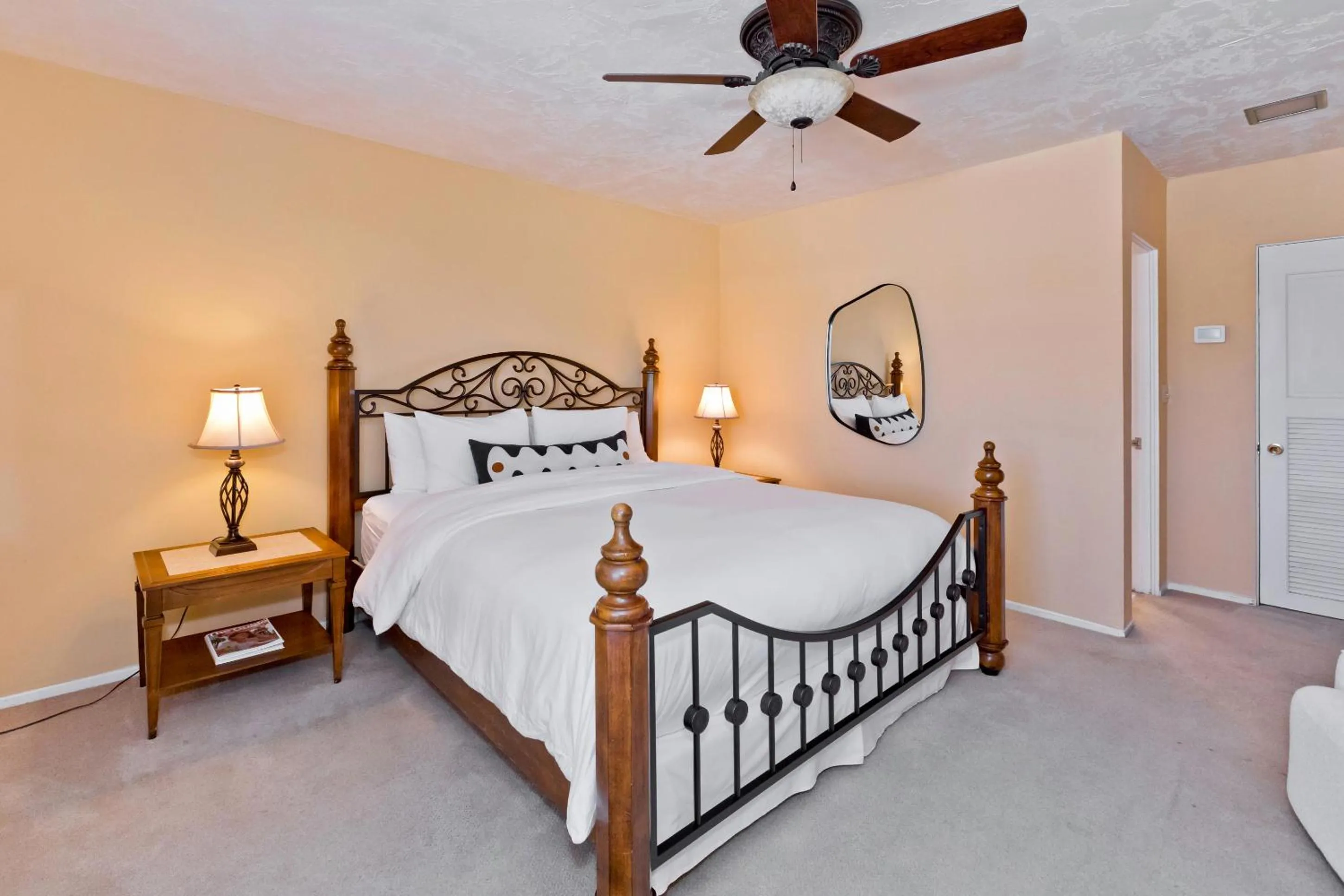 Bed in La Maison Hotel - Adults Only