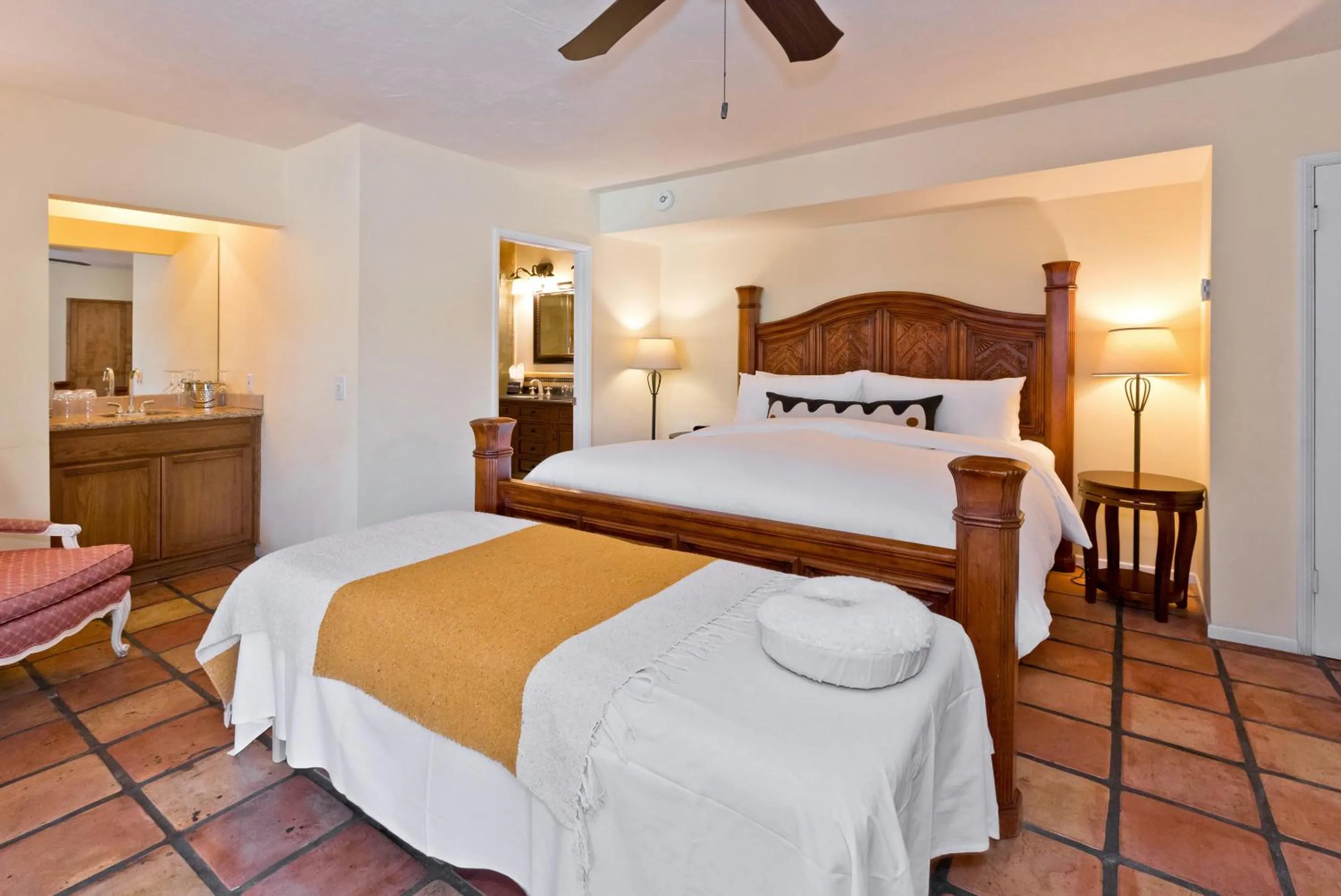 Bedroom, Bed in La Maison Hotel - Adults Only