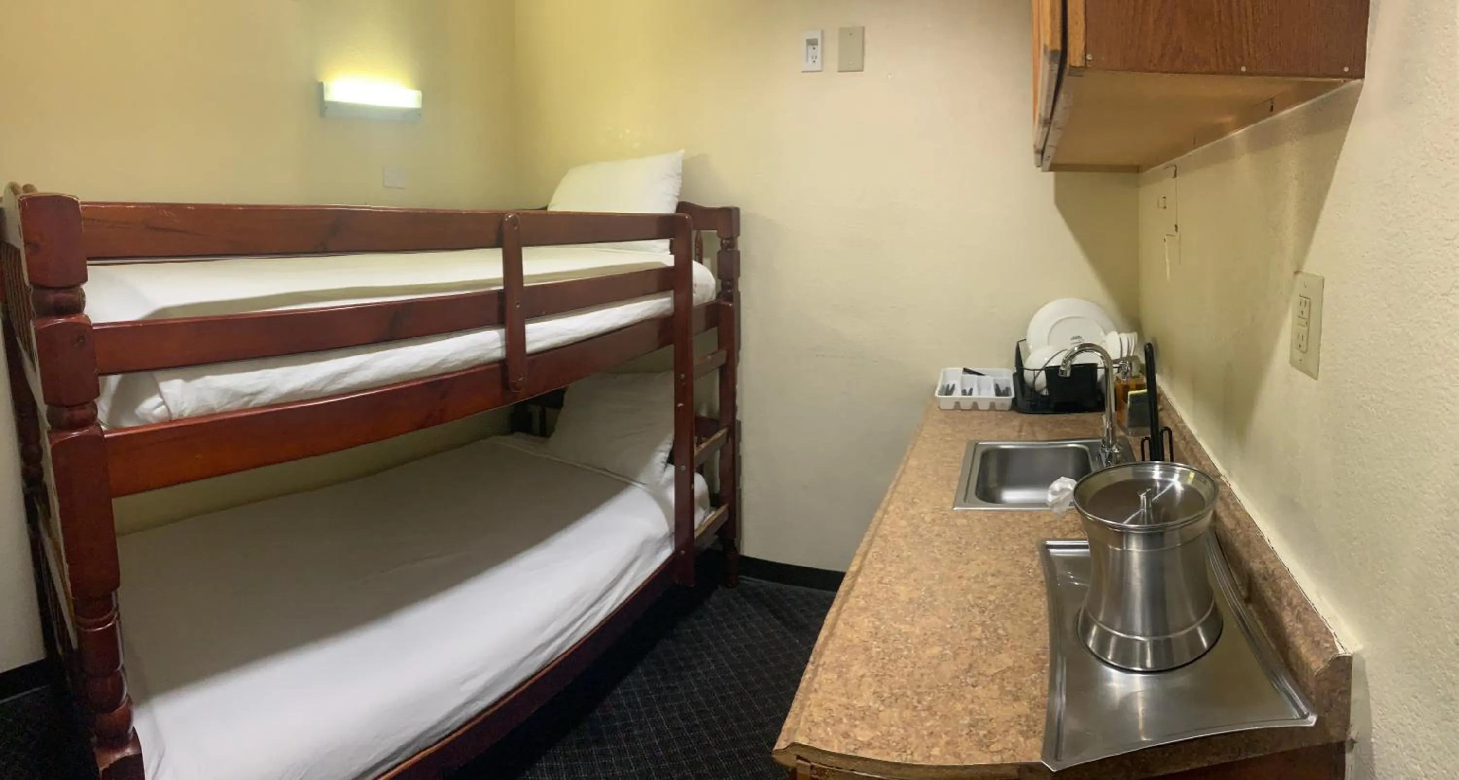 Bed in Best Inn & Suites
