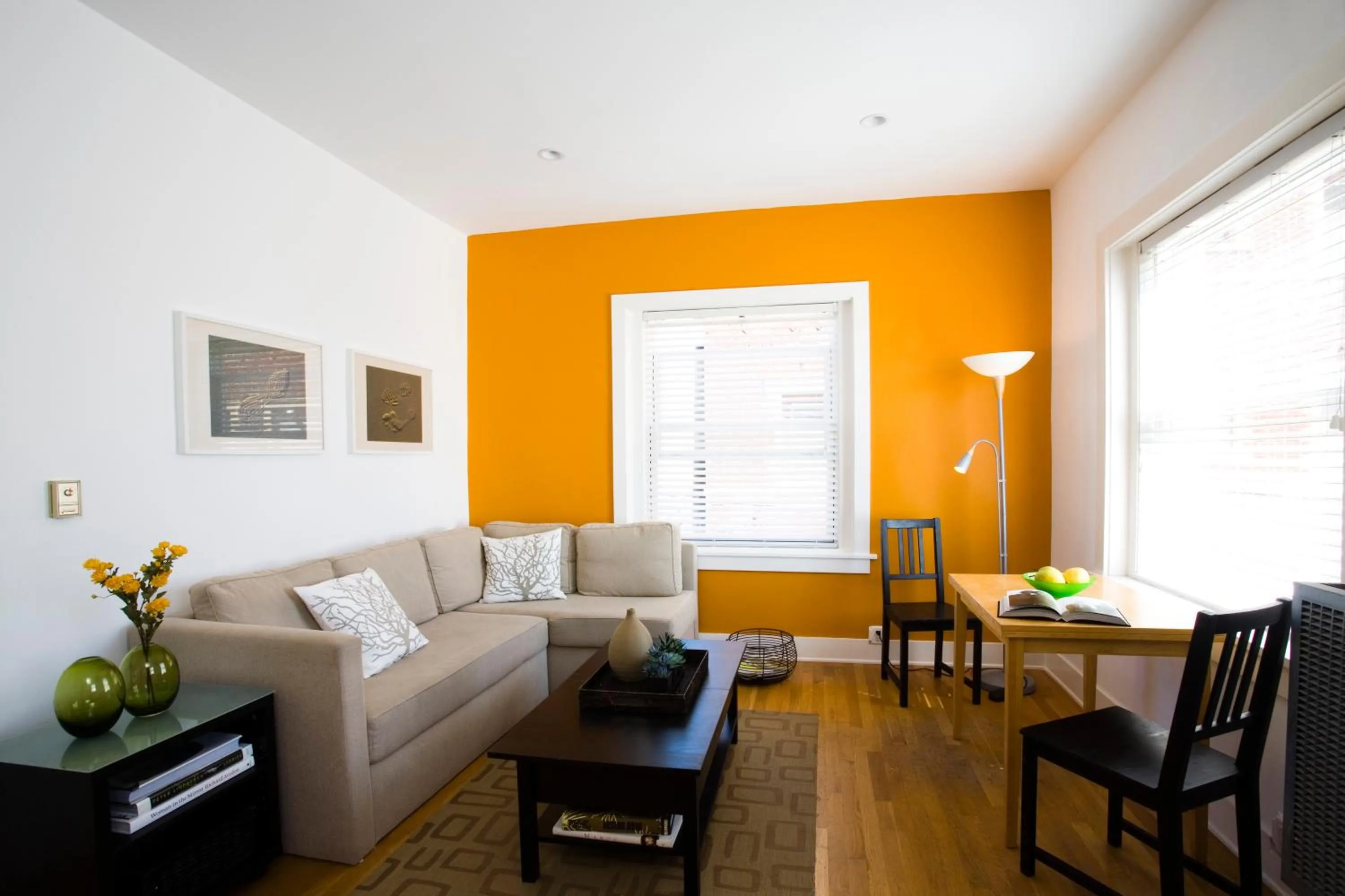 Photo of the whole room in Venice Suites