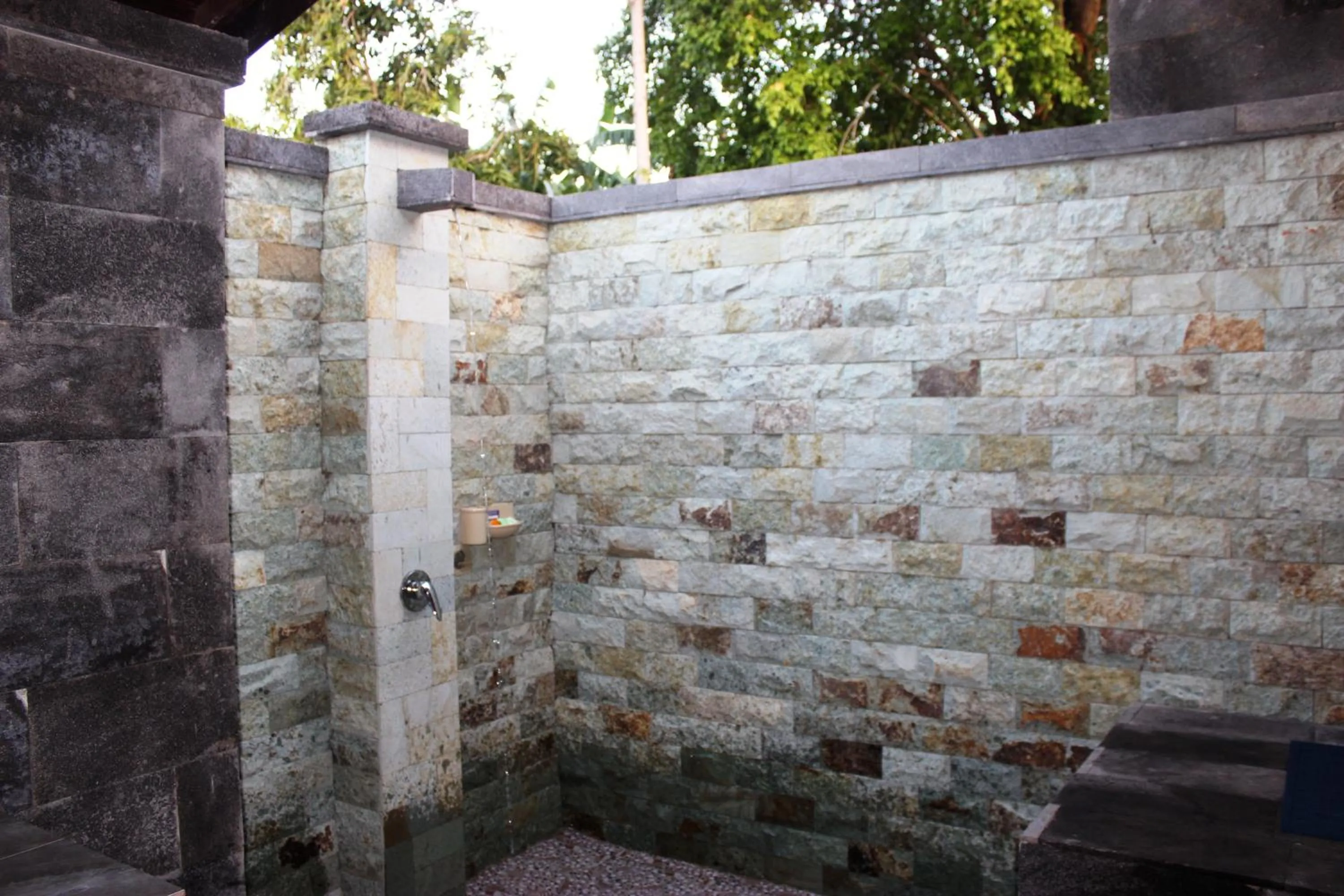 Shower in Kubu Padi Wooden House