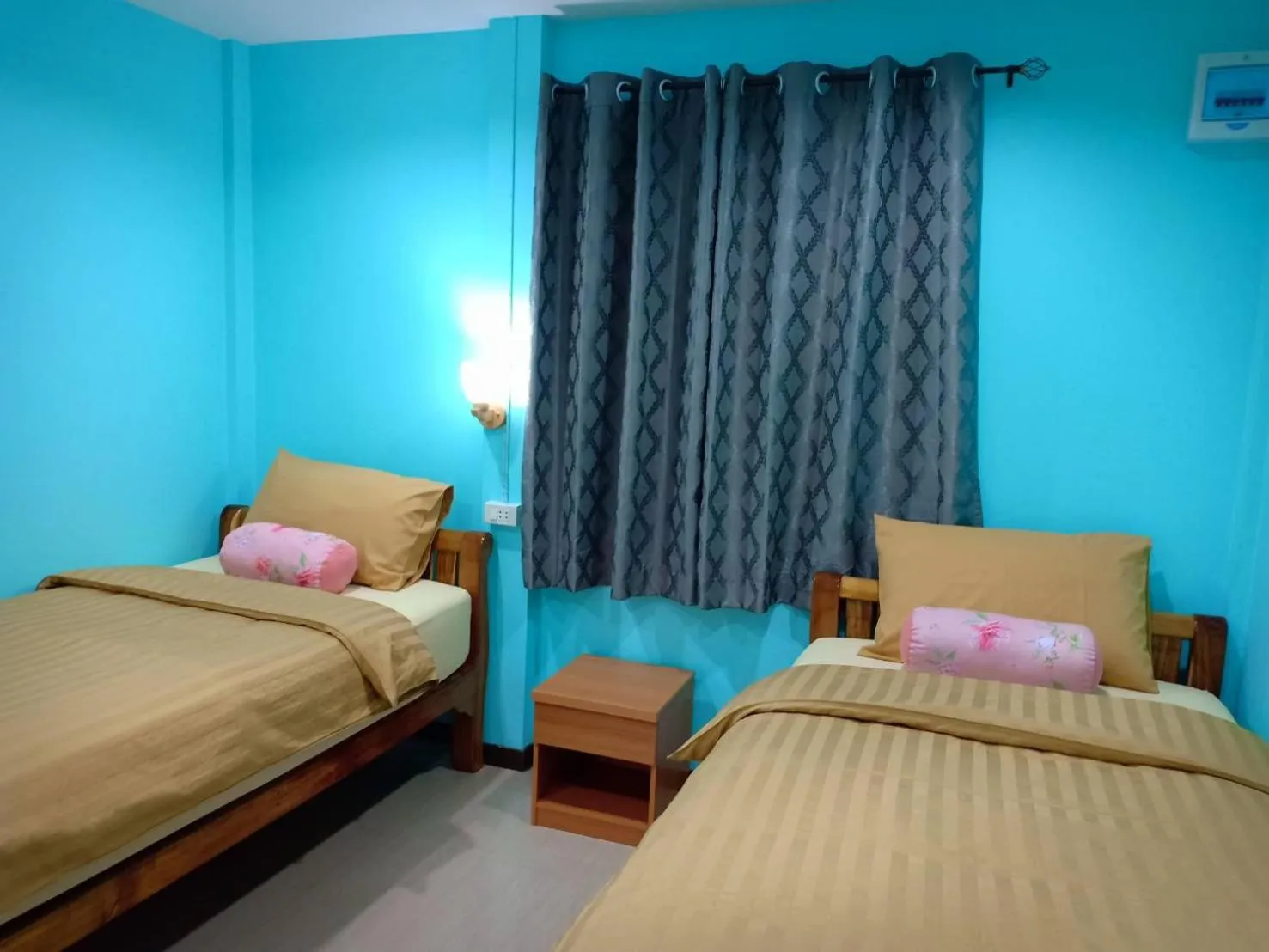 Photo of the whole room, Bed in Siri Guesthouse