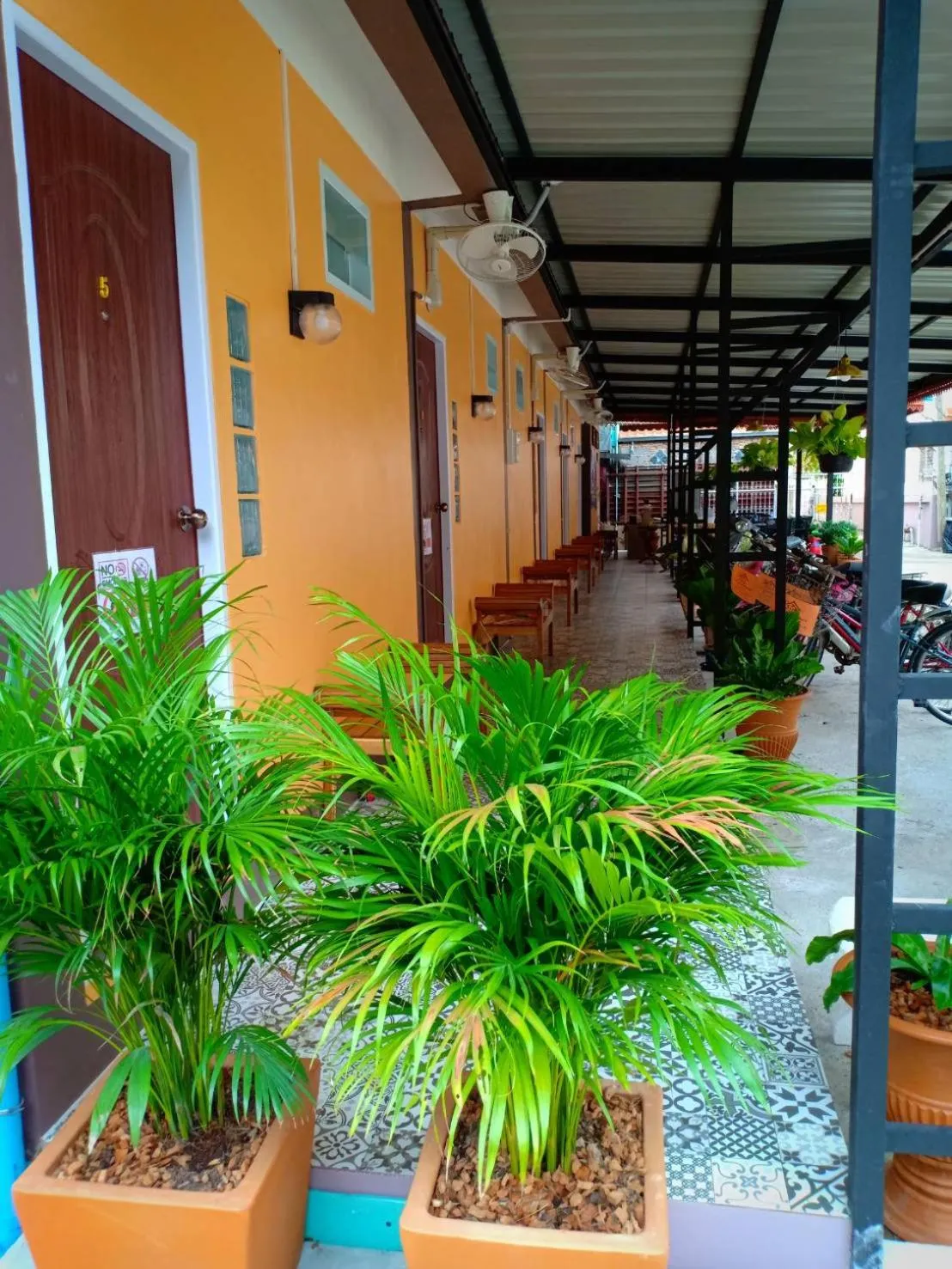 Day in Siri Guesthouse