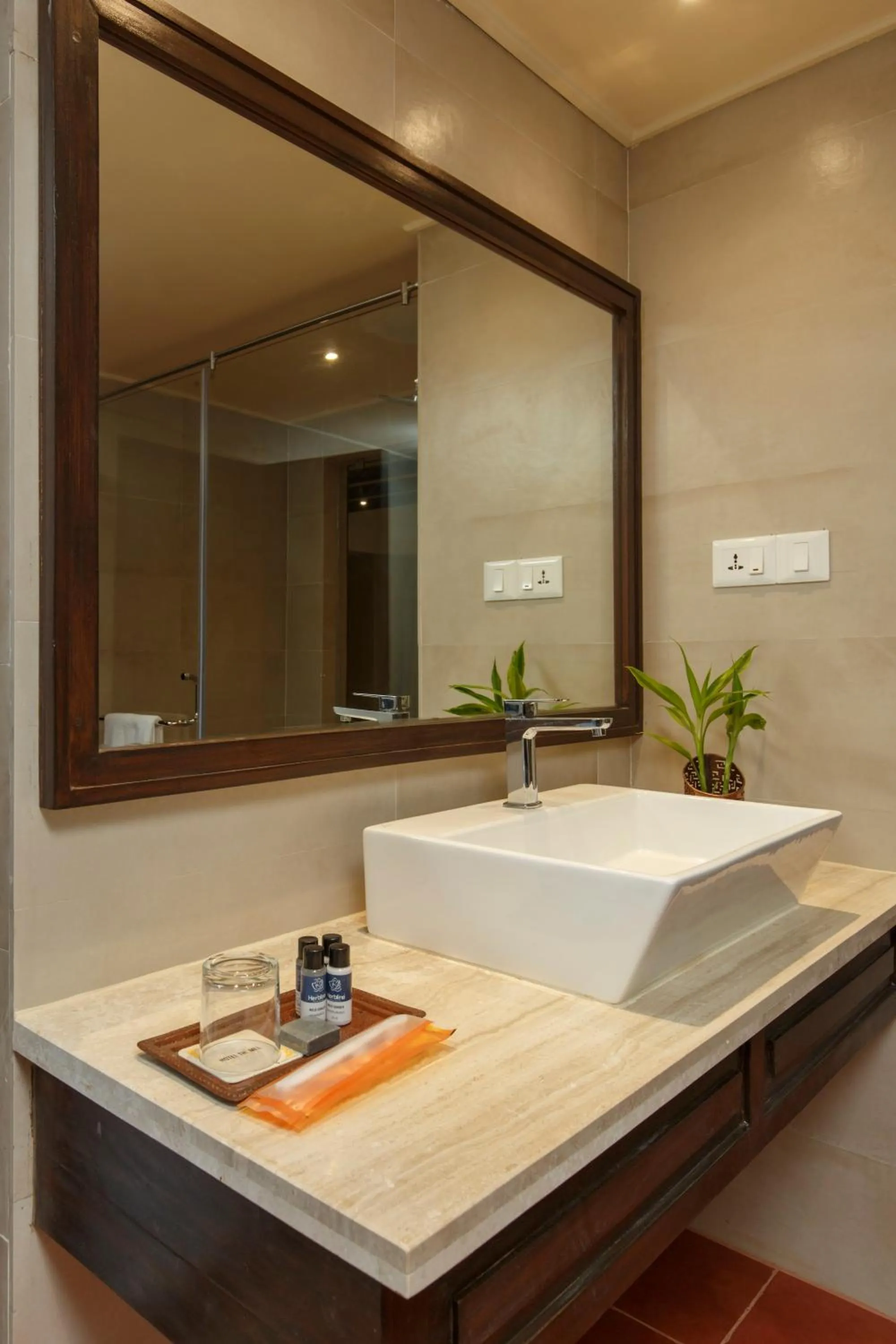 Bathroom in Hotel Thamel House - 6 km from Boudhanath Stupa, Kathmandu