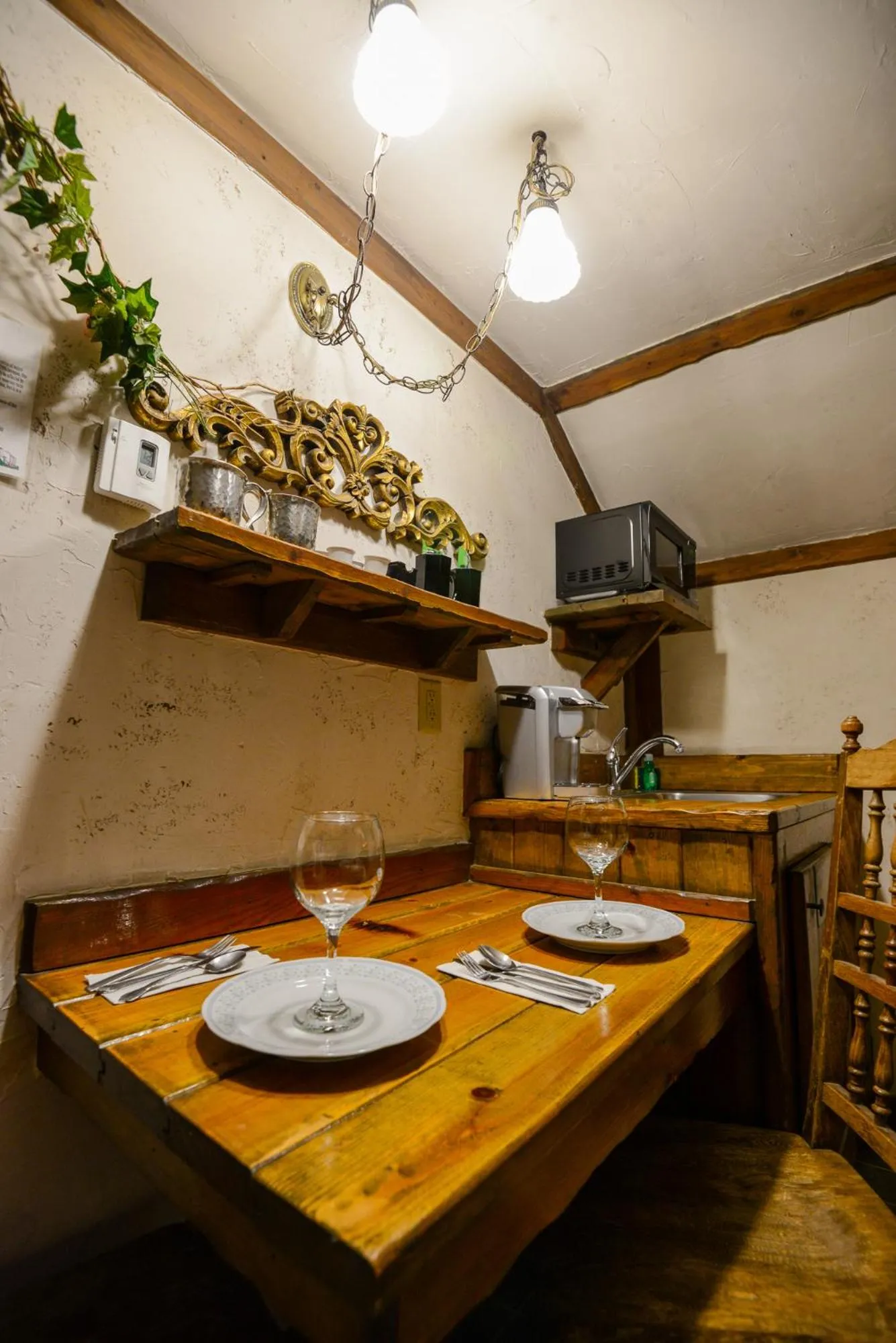 Kitchen or kitchenette in Castle Wood Theme Cottages- COUPLES ONLY
