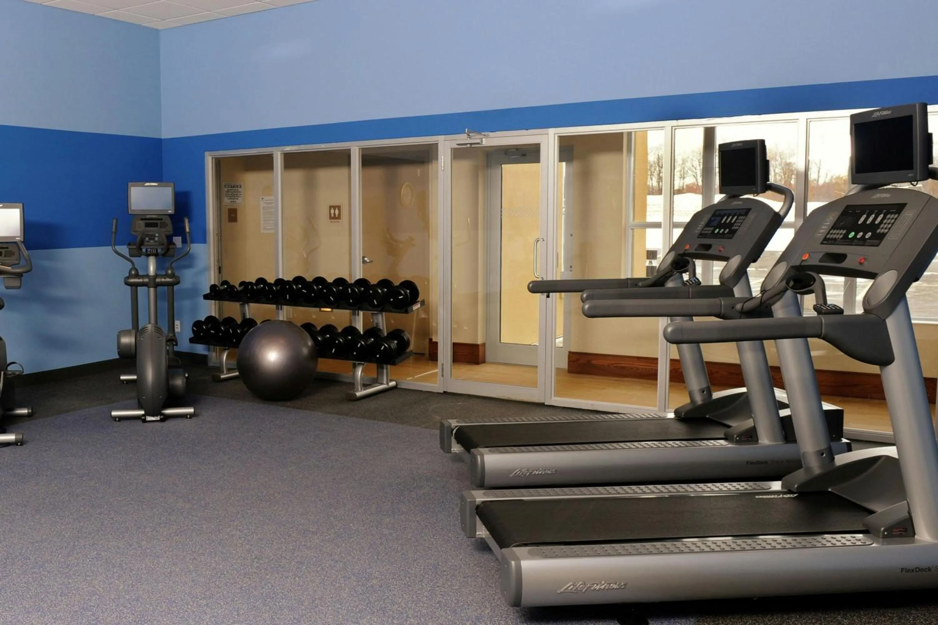 Fitness centre/facilities in Four Points by Sheraton Cambridge Kitchener, Ontario