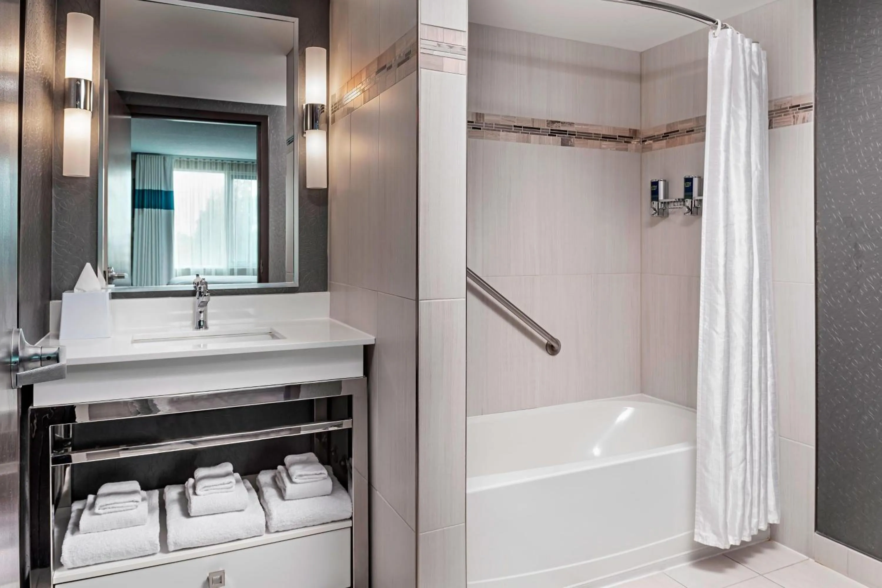 Bathroom in Four Points by Sheraton London