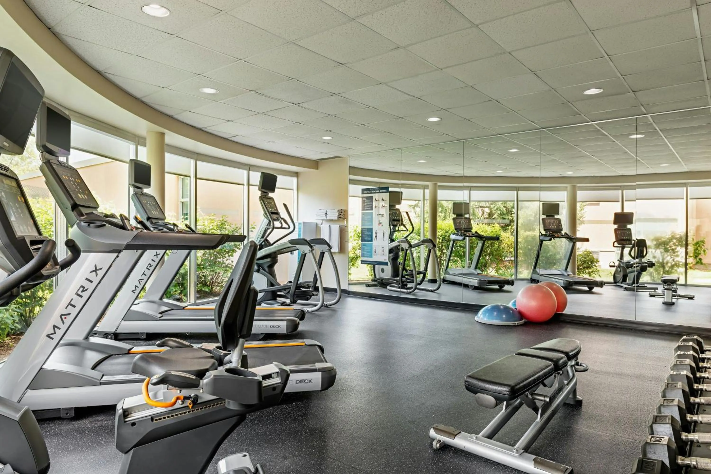 Fitness centre/facilities in Four Points by Sheraton London