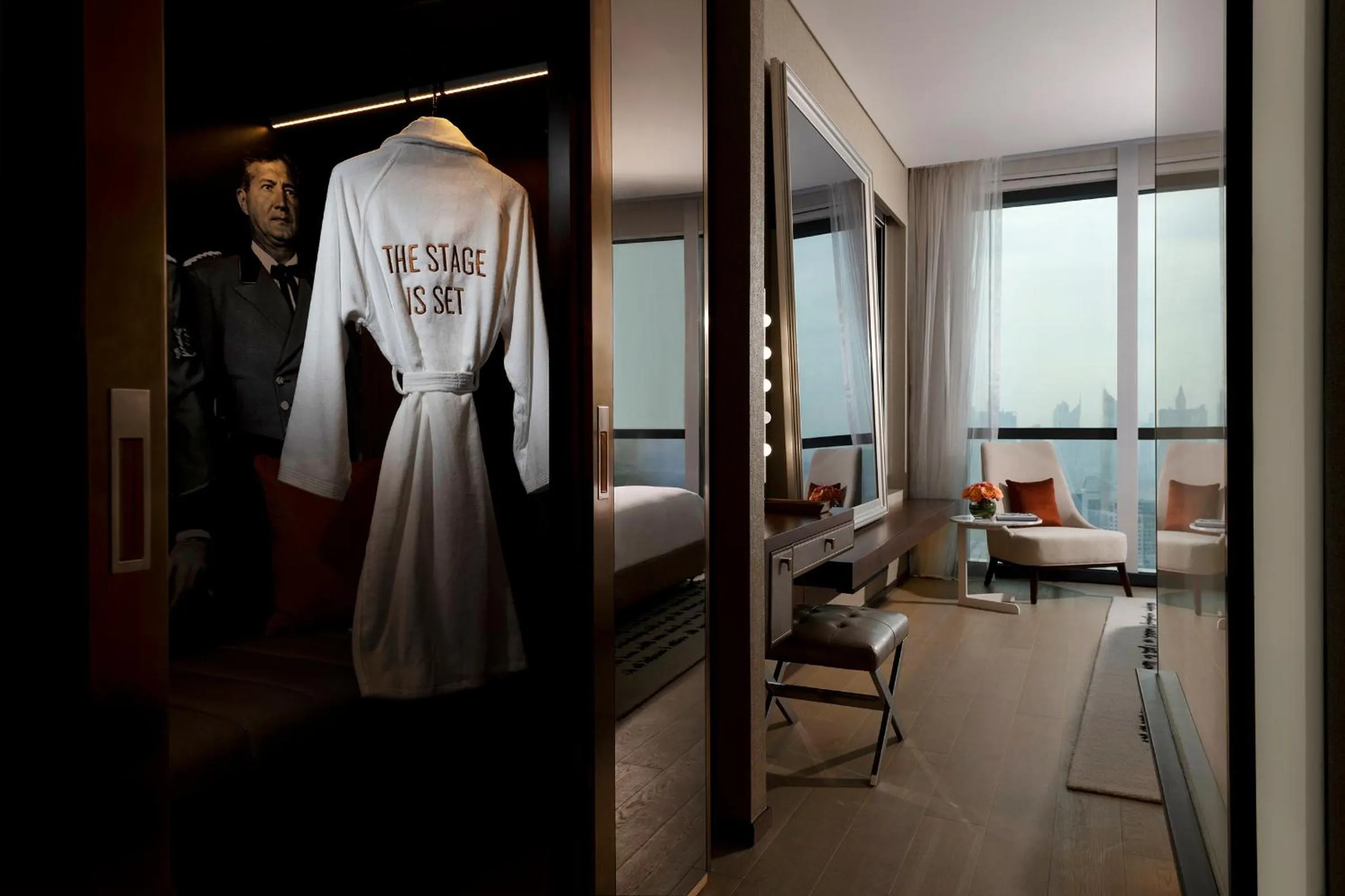 Living room, Bed in Paramount Hotel Dubai