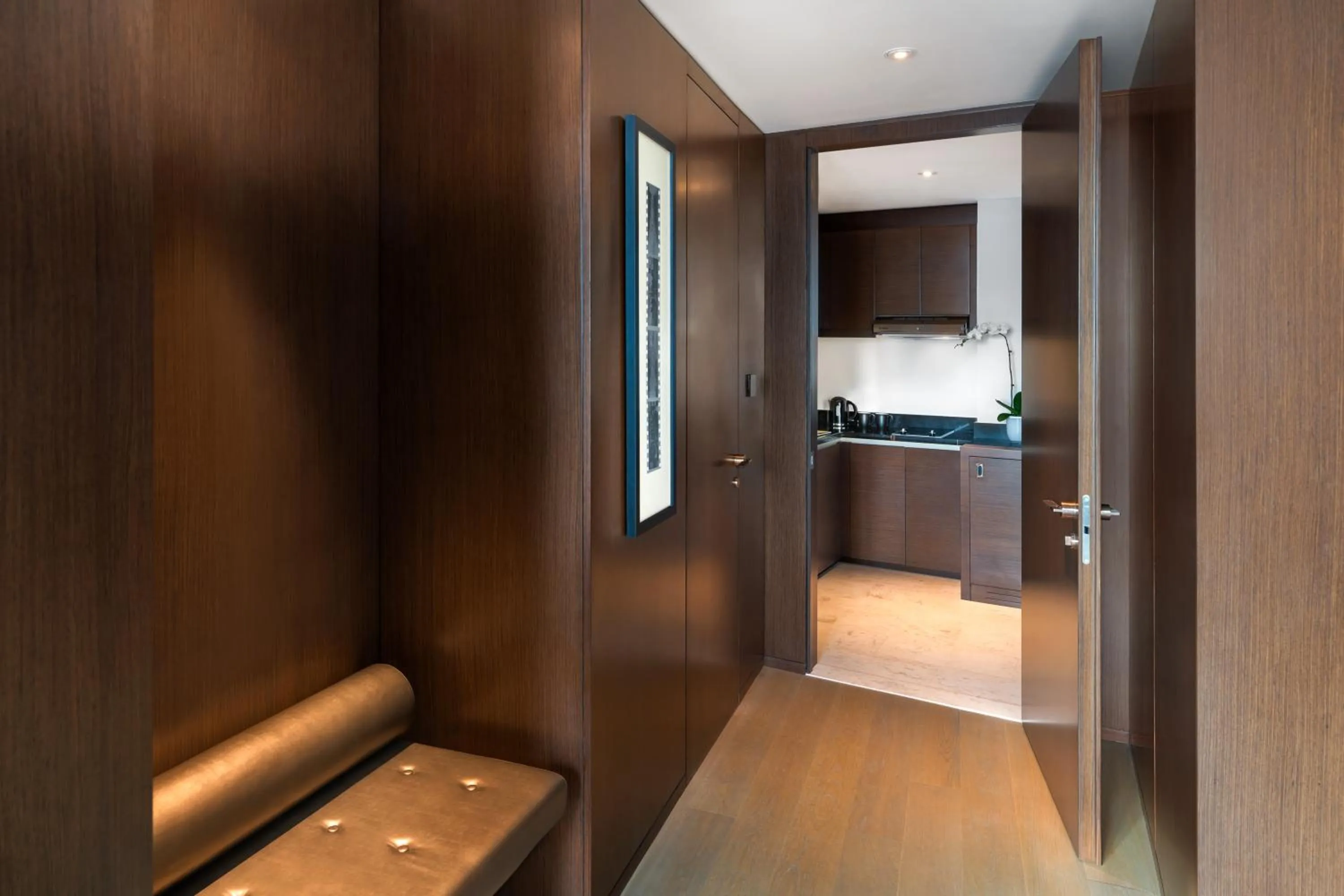 Kitchen or kitchenette, Bed in Paramount Hotel Dubai