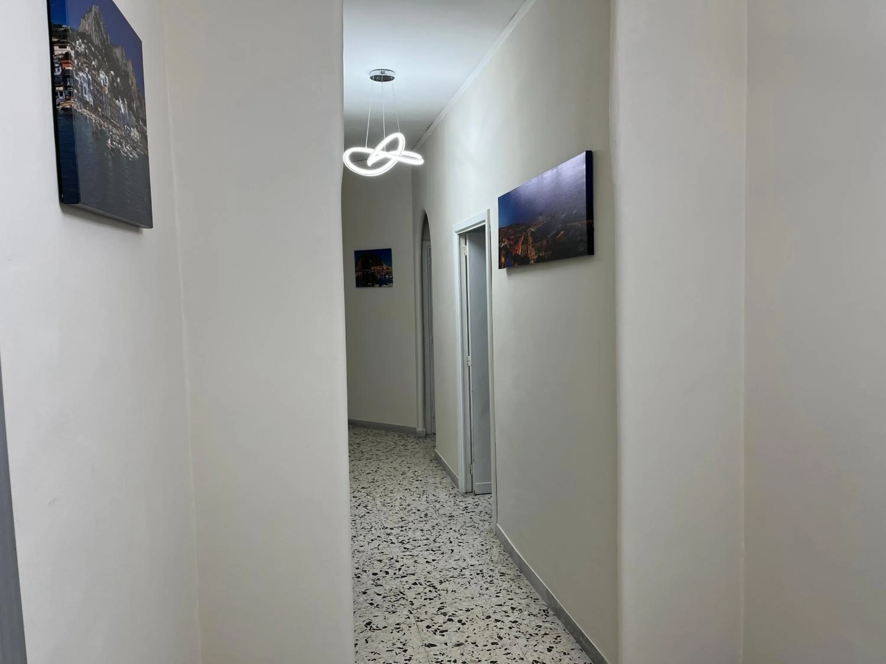 TV/Entertainment Center in B&B Rosy