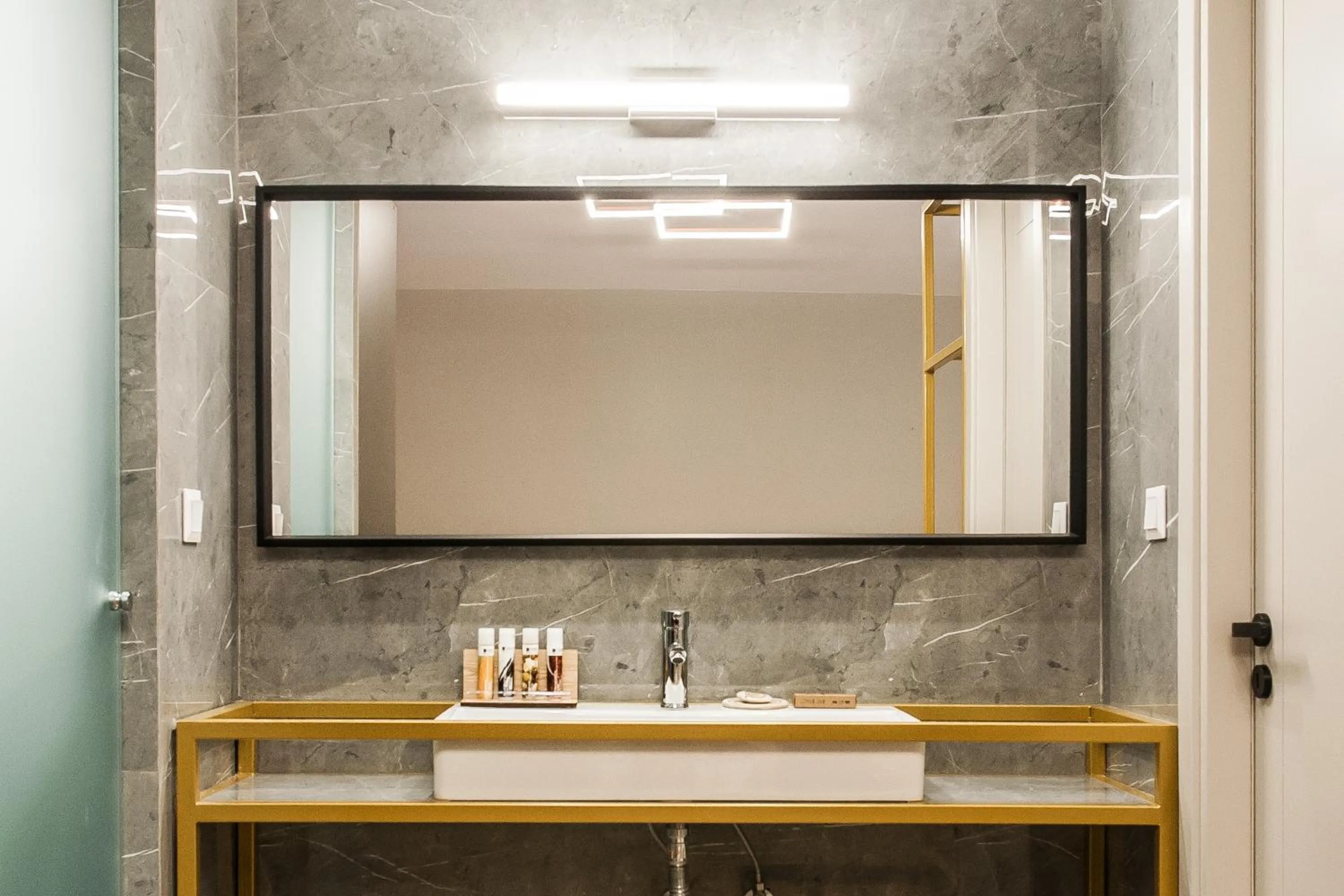 Night in Step One | Luxury Suites right in the heart of Acropolis next to metro station