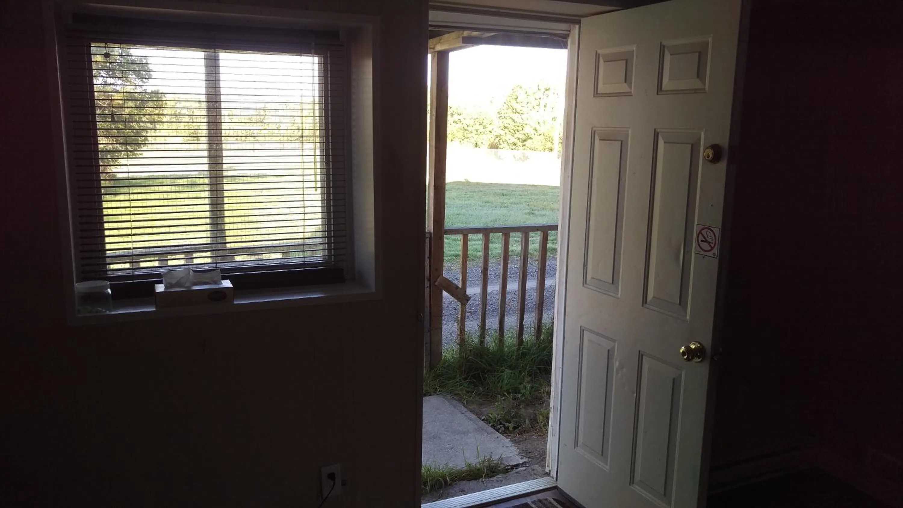 Balcony/Terrace in Bay Lake Inn - Frontiersman Motel