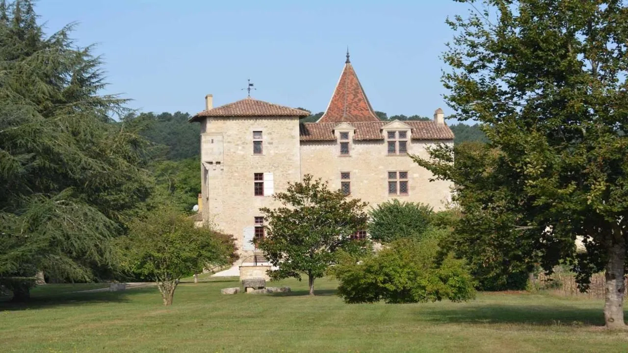 Property building in Château de Cauderoue
