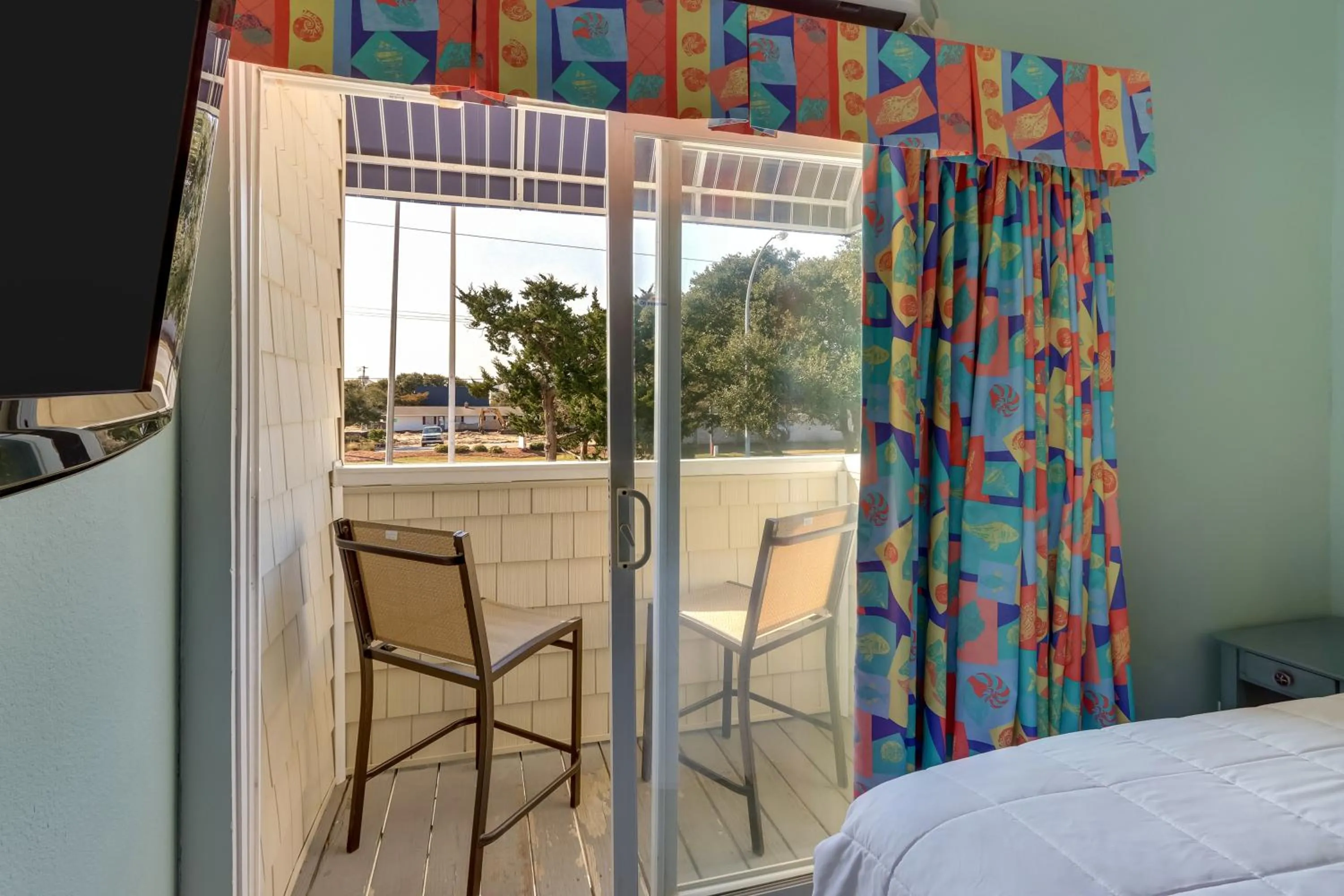 View (from property/room), Bed in Palm Suites