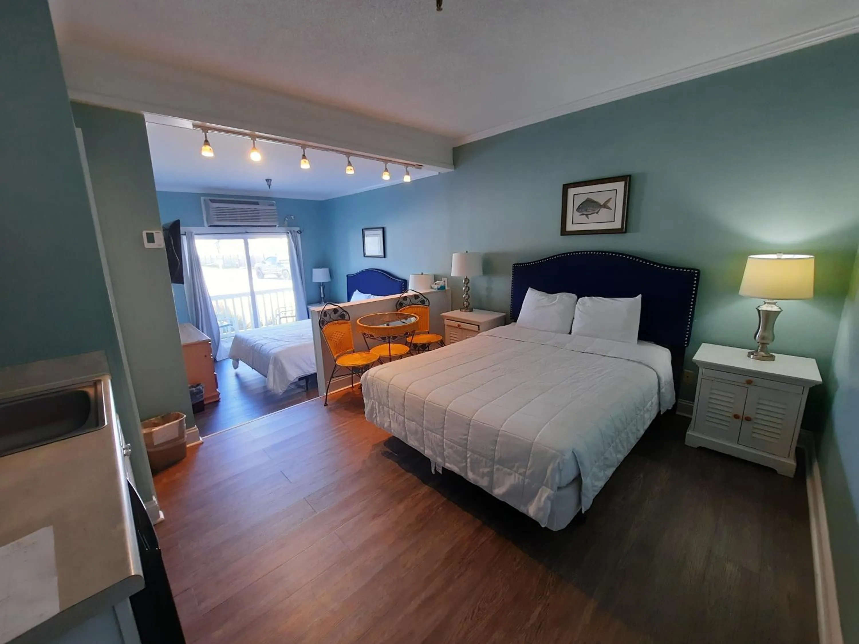 Bedroom, Bed in Palm Suites