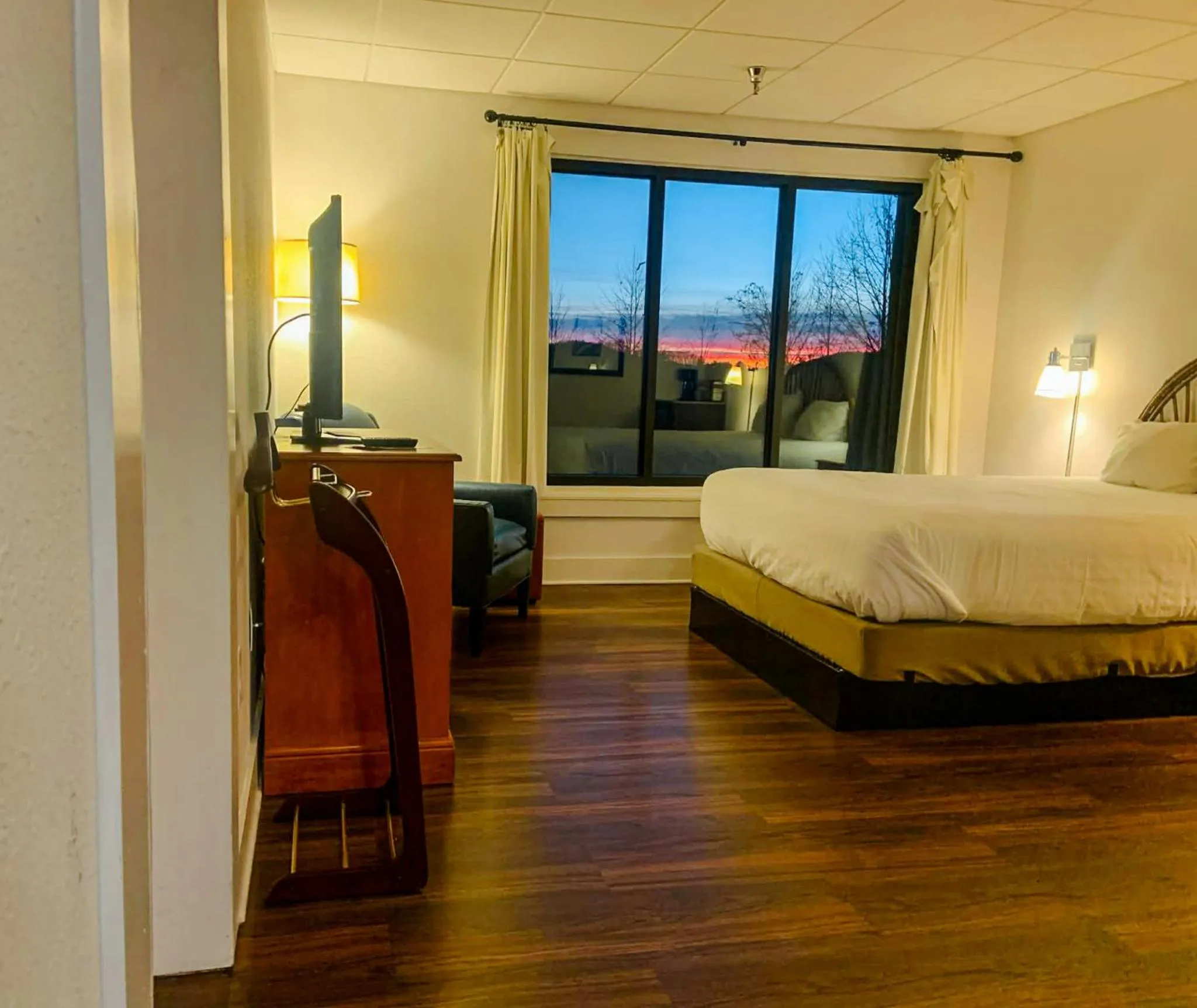 Photo of the whole room, Bed in Unicoi State Park & Lodge