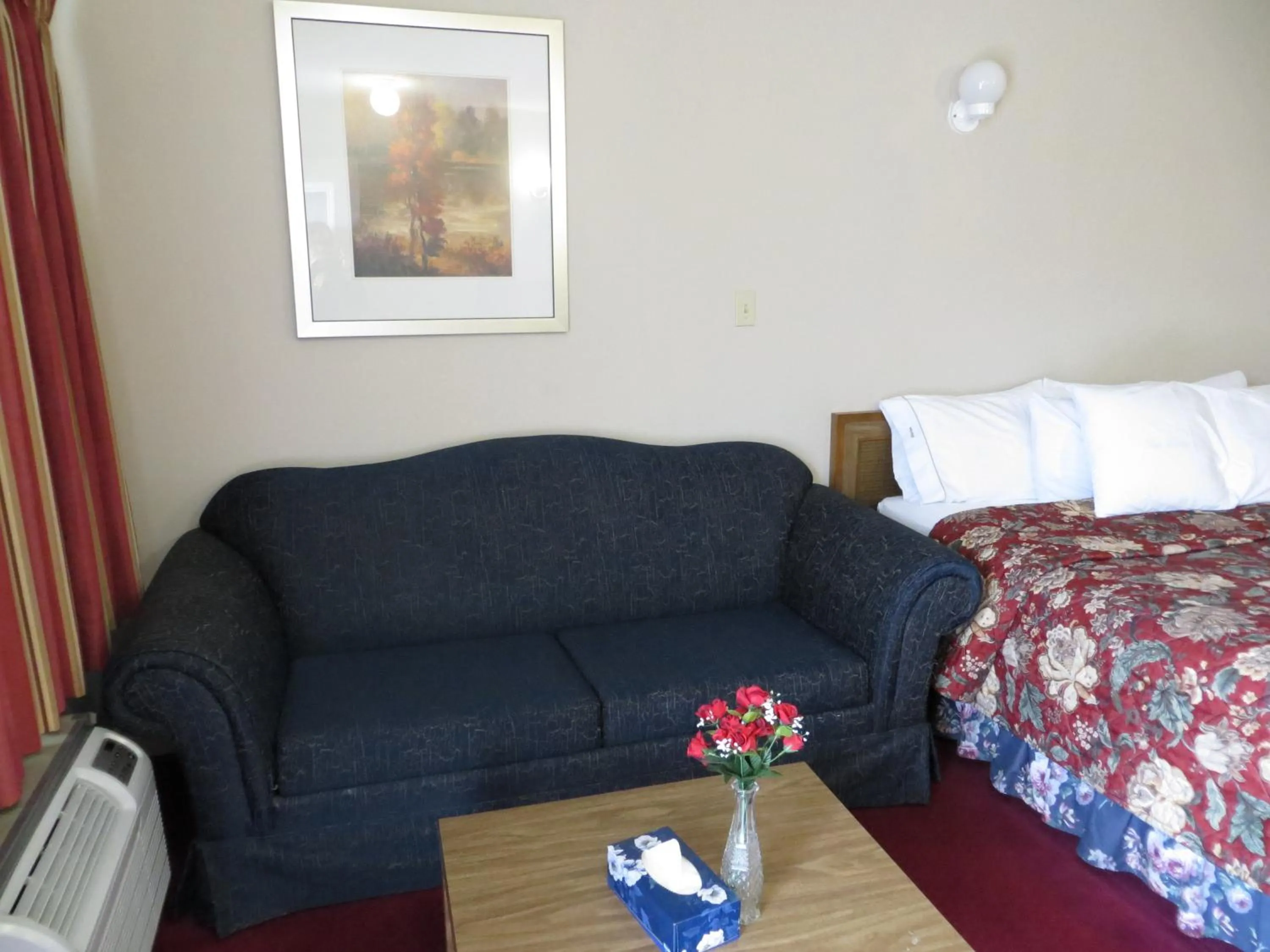 Bed in Good Night Inn