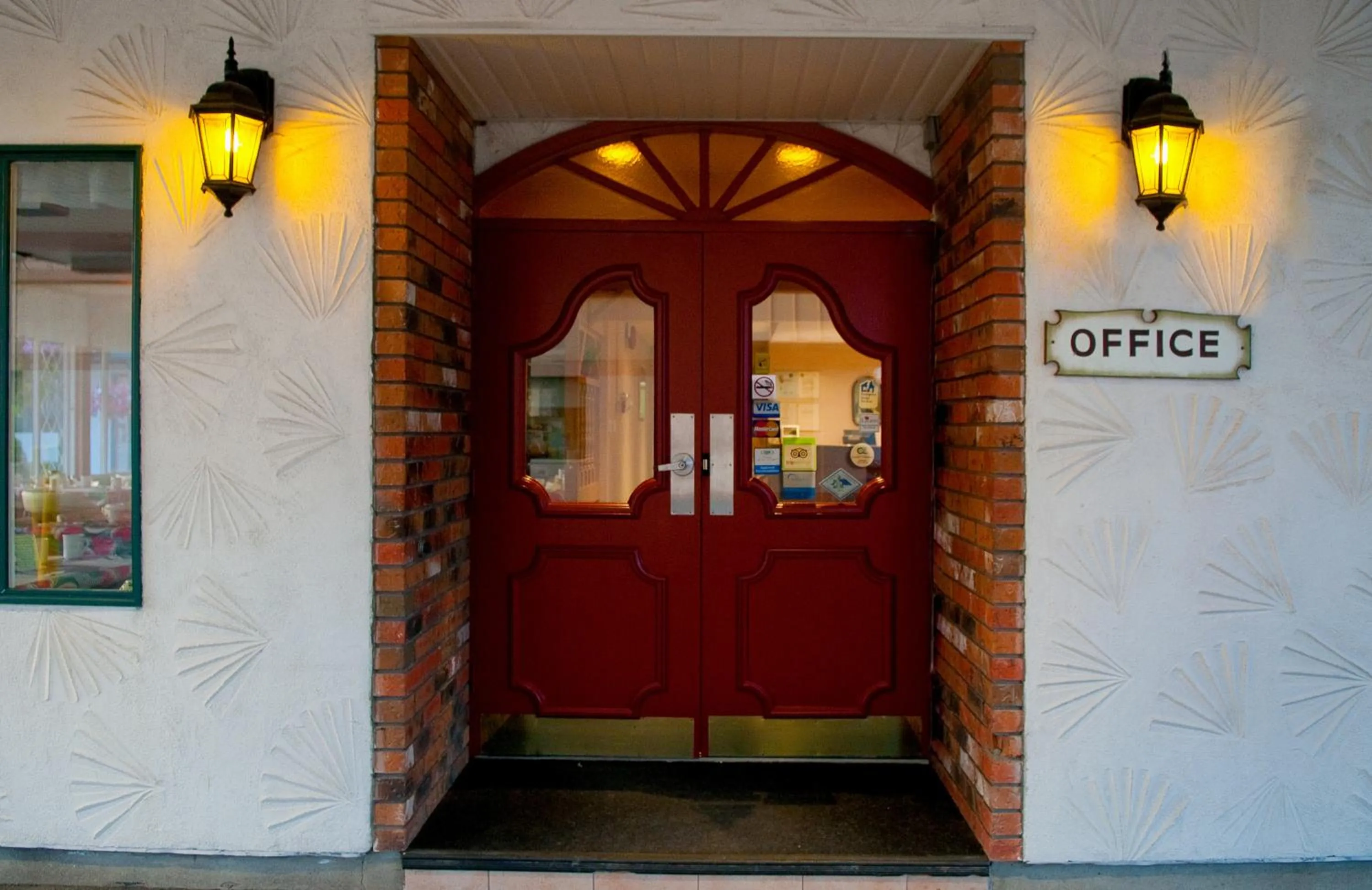 Facade/entrance in Grama's Inn