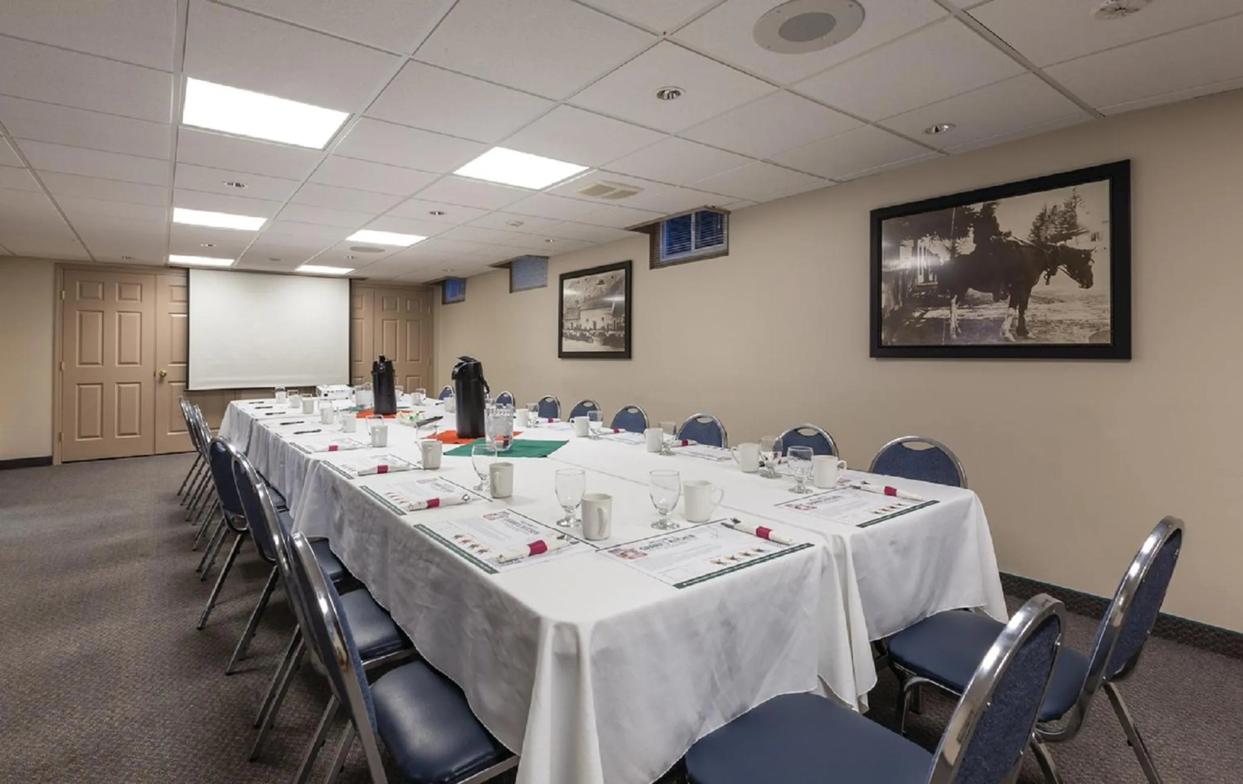 Banquet/Function facilities in Grama's Inn