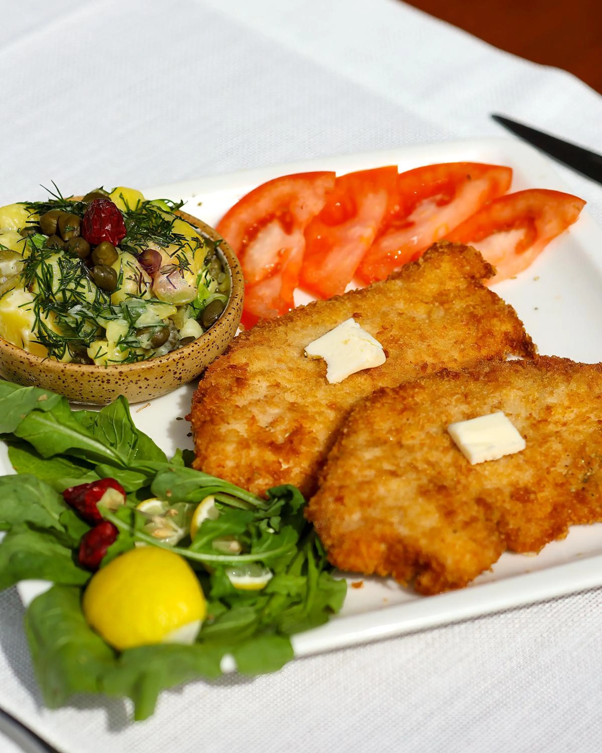 Restaurant/places to eat in AlaBora Hotel